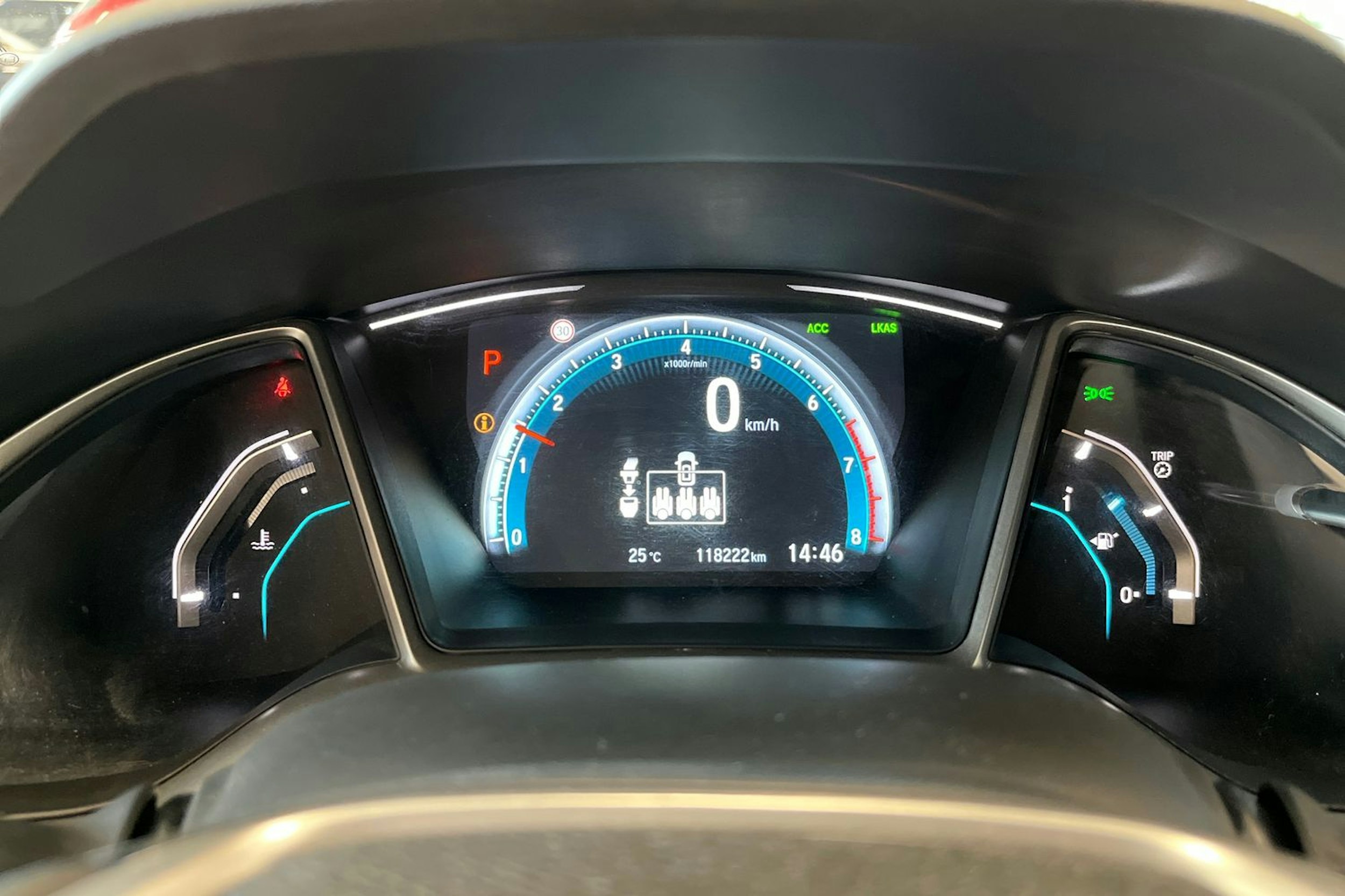 valkoinen Honda Civic 2018 kuva 17.