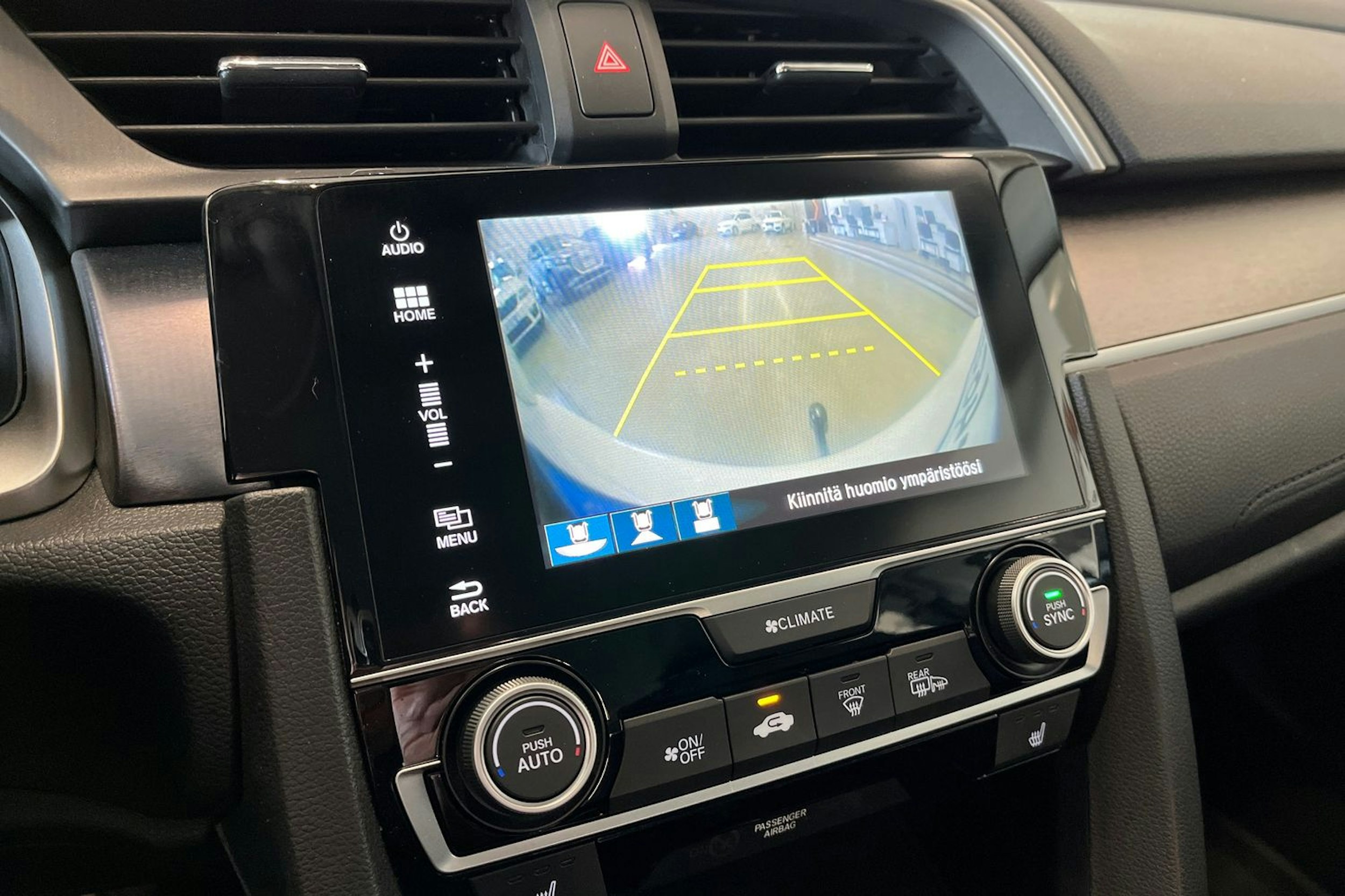 valkoinen Honda Civic 2018 kuva 19.