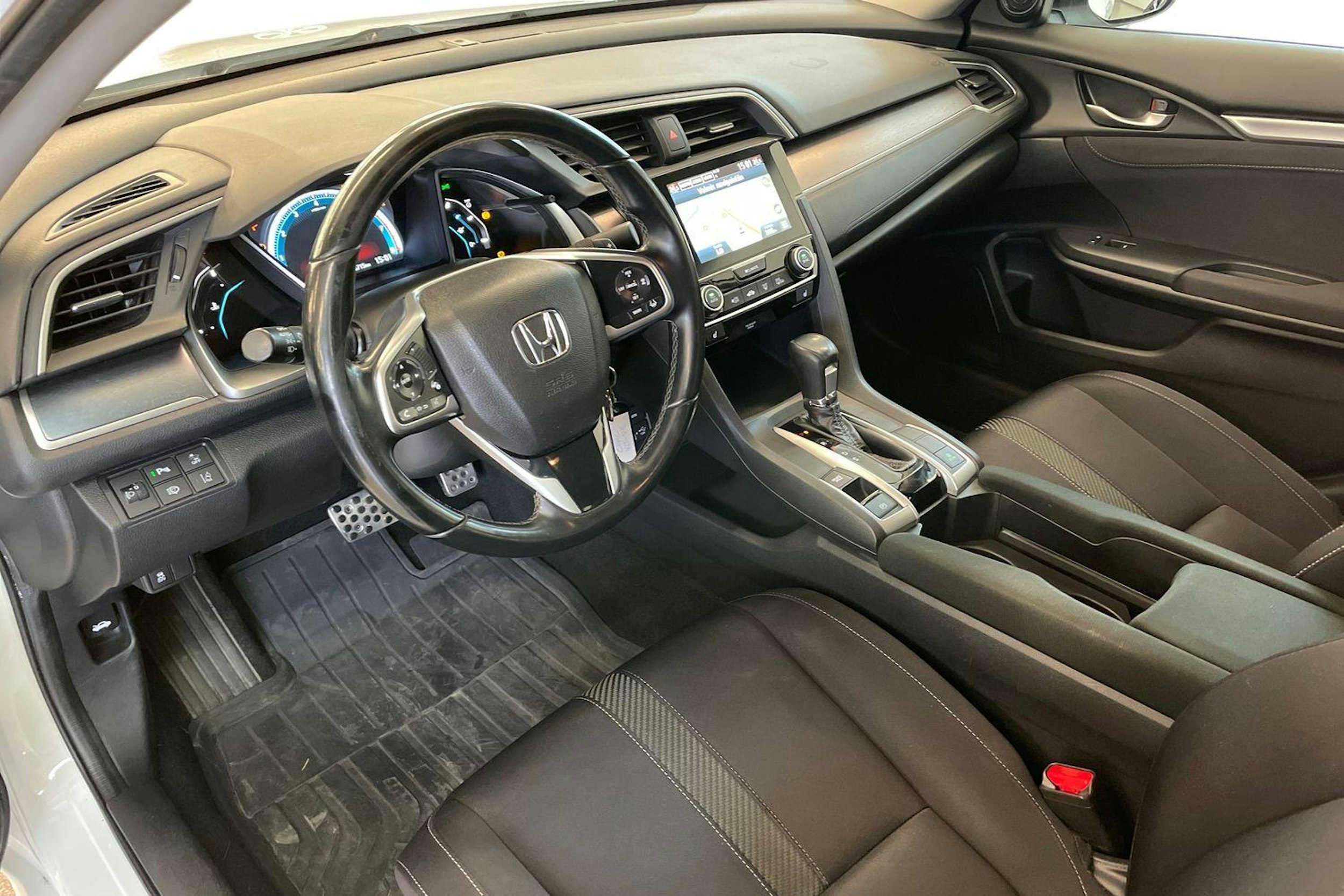 valkoinen Honda Civic 2018 kuva 7.