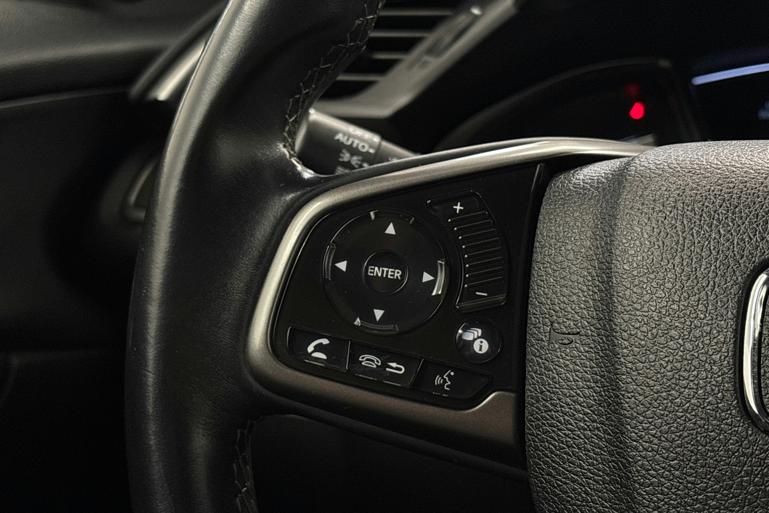 musta Honda Civic 2019 kuva 17.