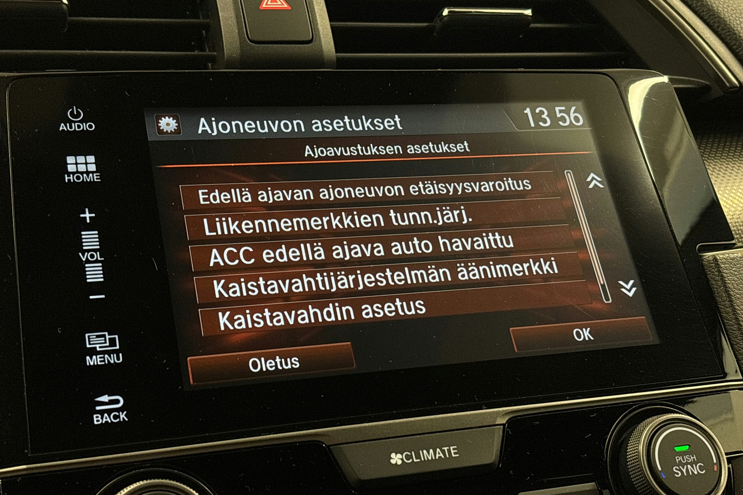 musta Honda Civic 2019 kuva 23.