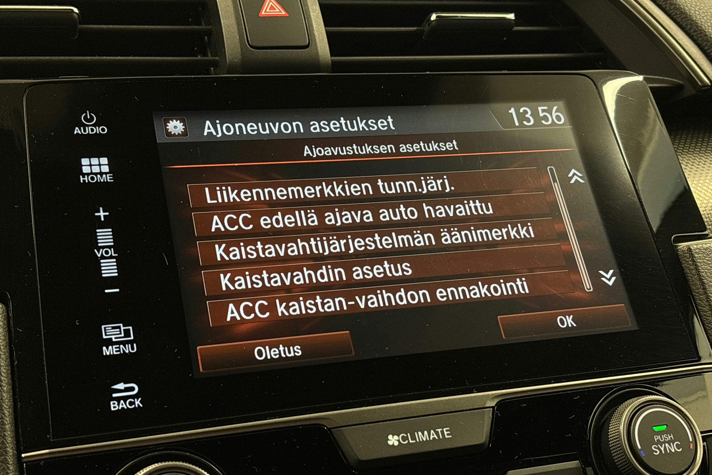 musta Honda Civic 2019 kuva 24.