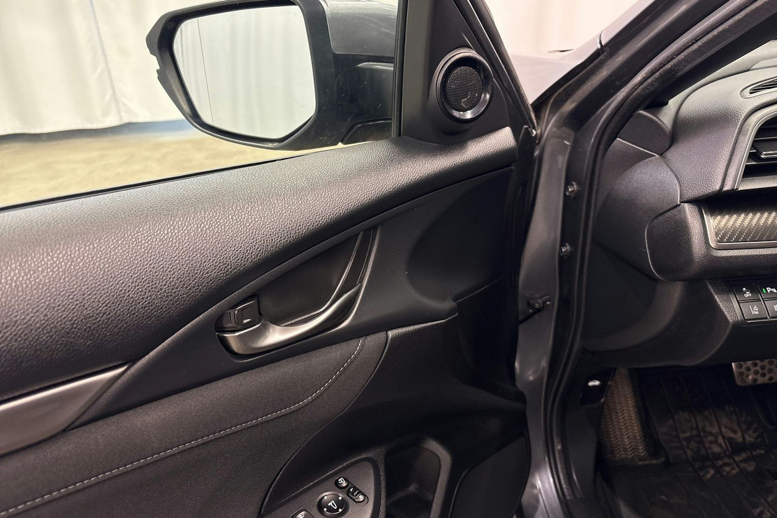 harmaa Honda Civic 2019 kuva 14.