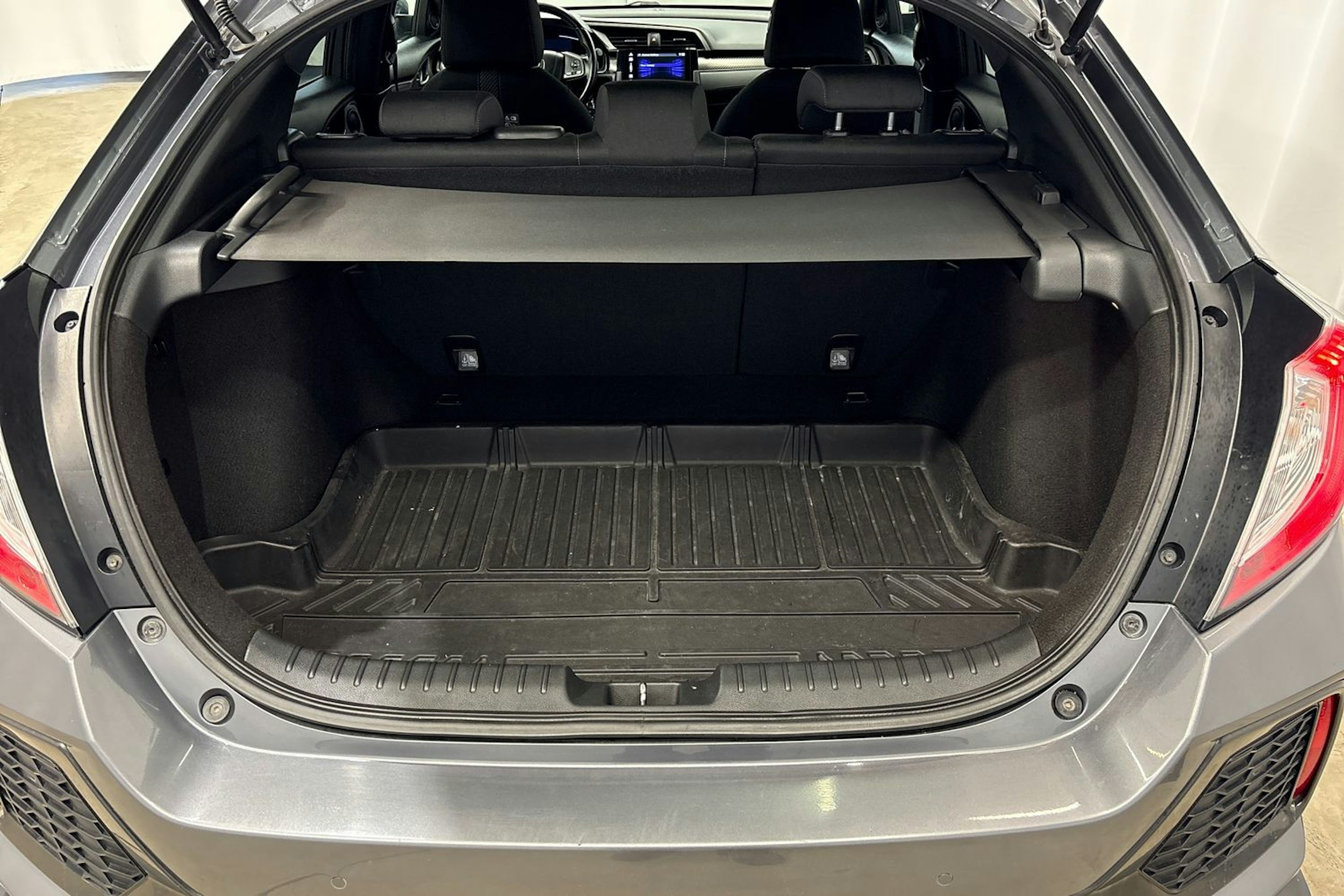 harmaa Honda Civic 2019 kuva 23.