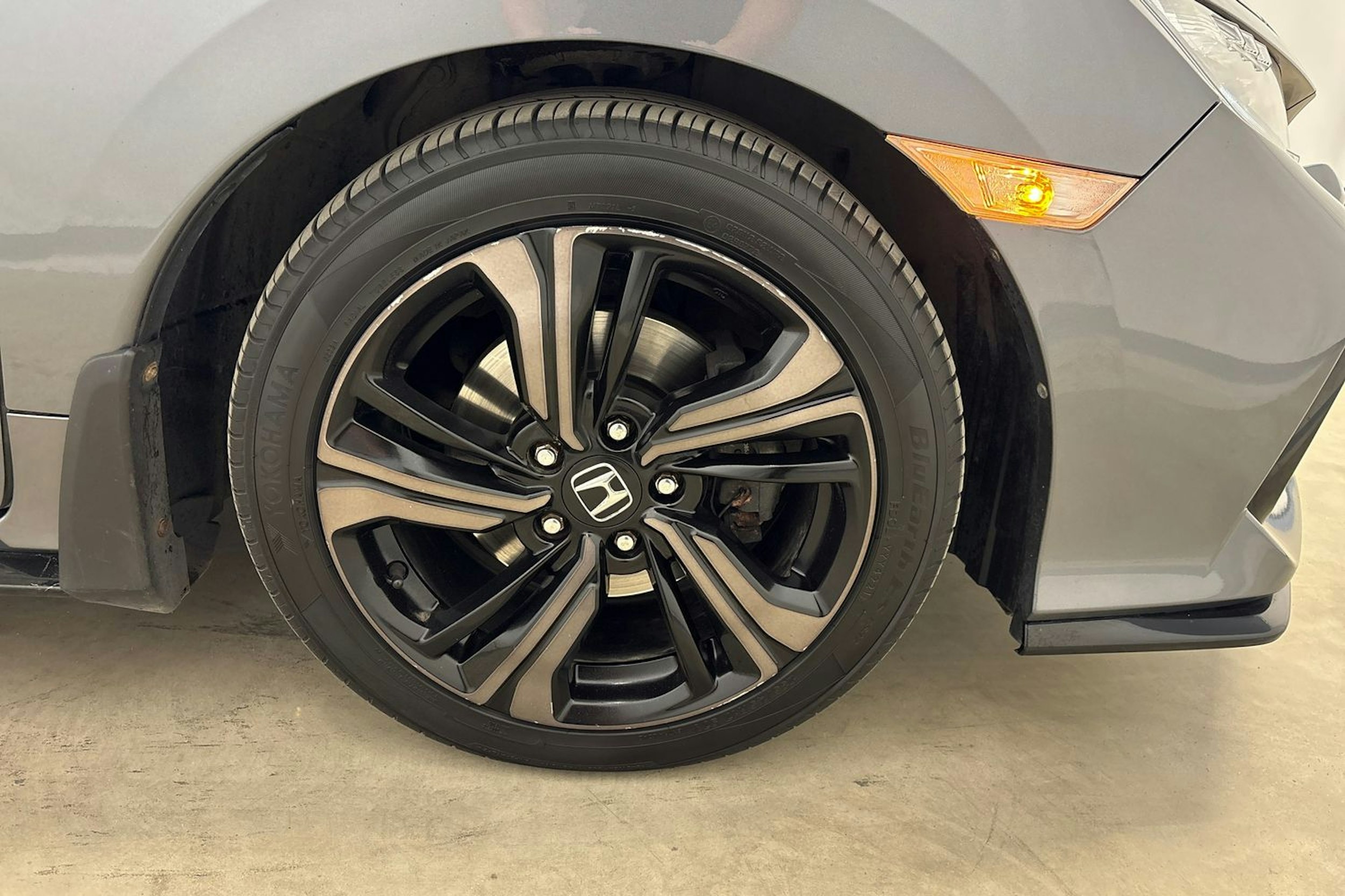 harmaa Honda Civic 2019 kuva 26.