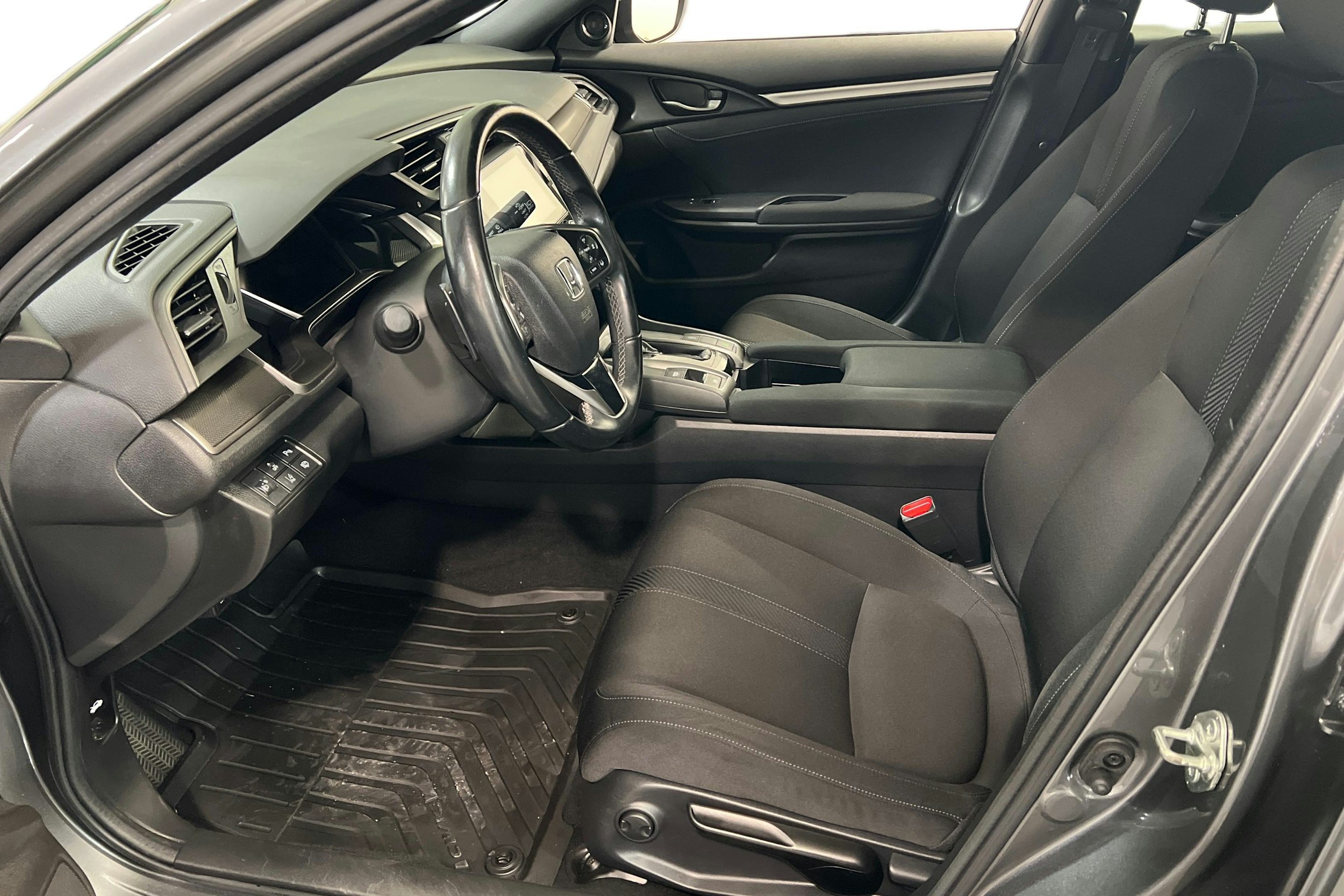 harmaa Honda Civic 2019 kuva 7.