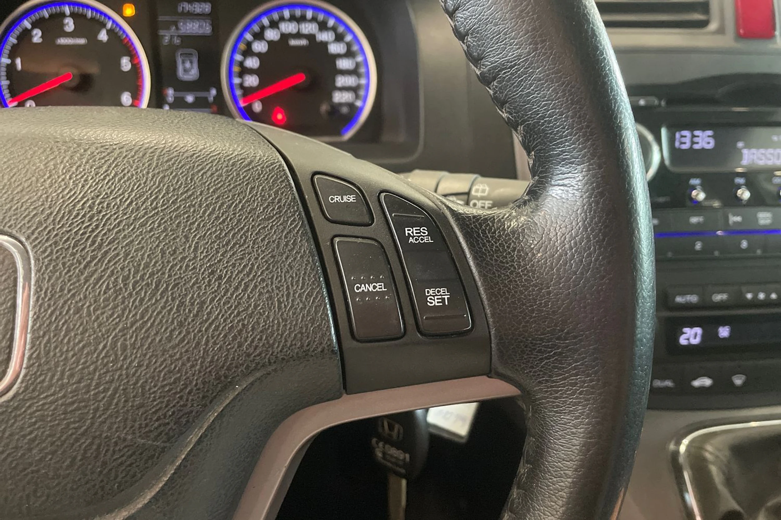 harmaa Honda CR-V 2007 kuva 13.