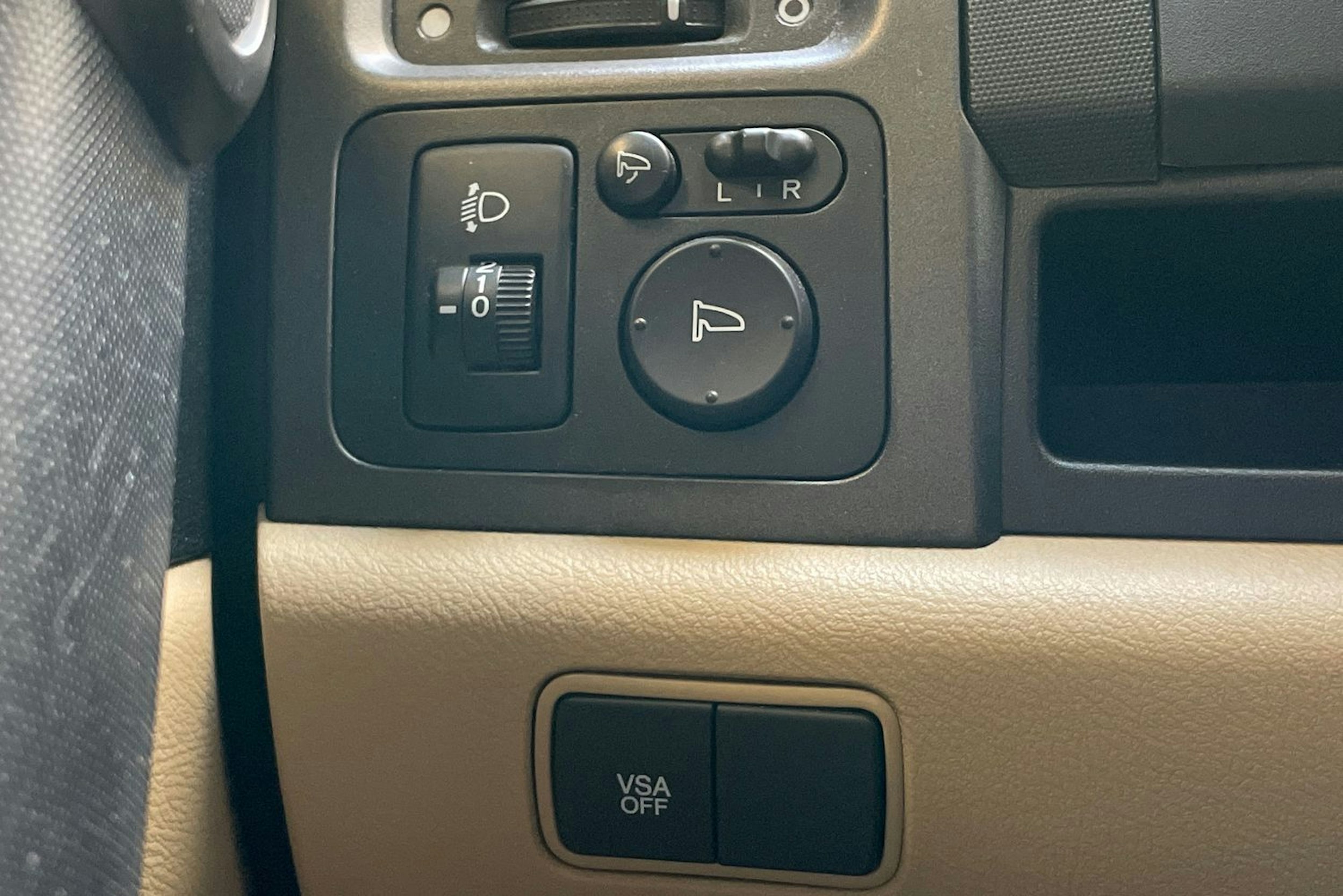 Musta Honda CR-V 2011 kuva 17.