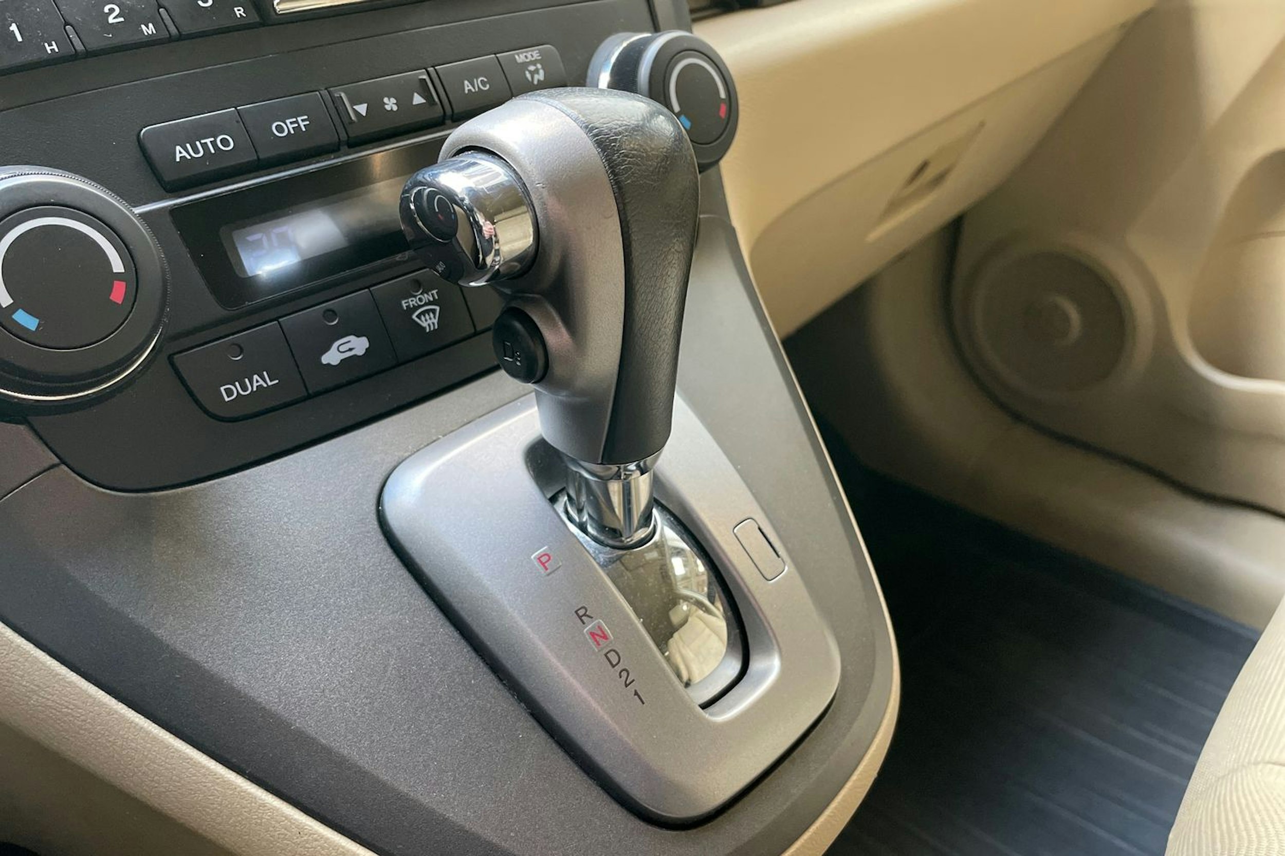 Musta Honda CR-V 2011 kuva 20.