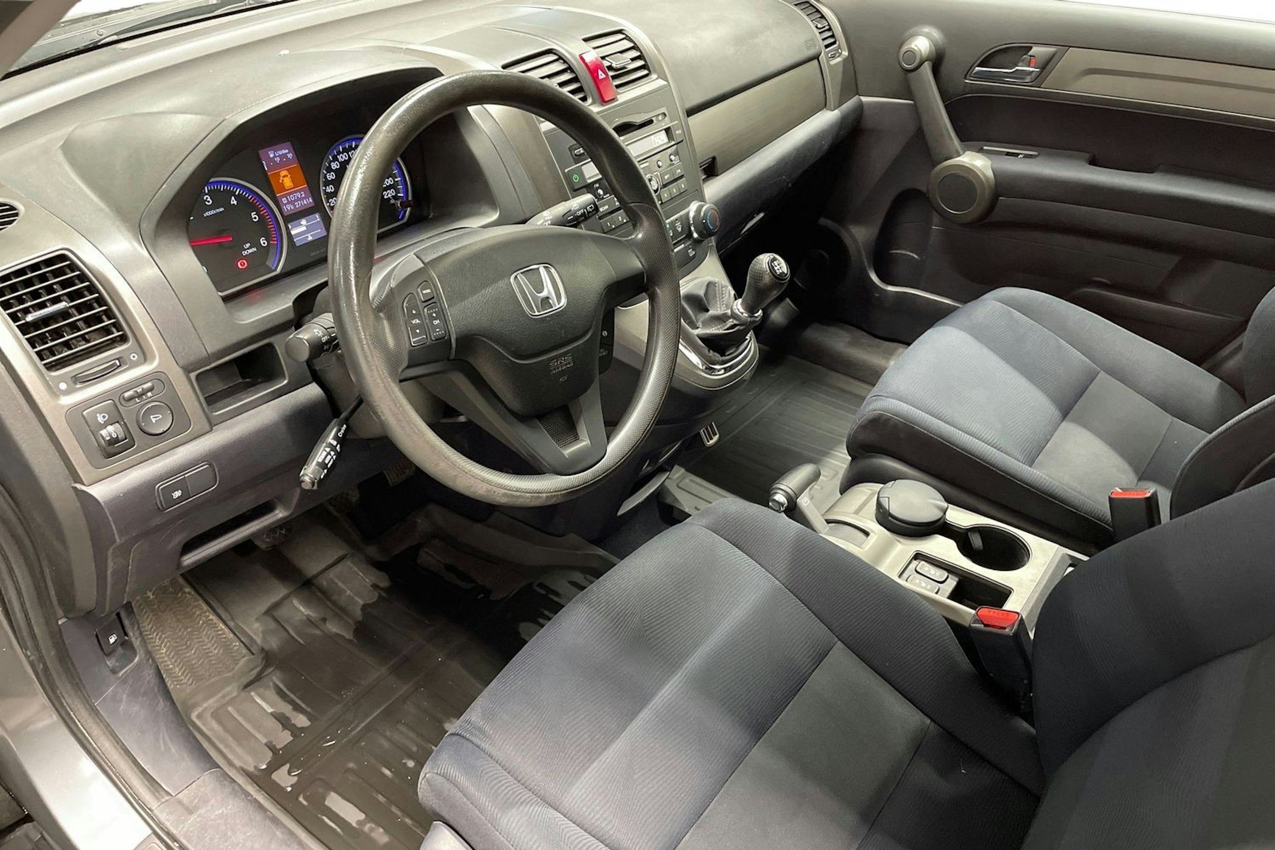 harmaa Honda CR-V 2011 kuva 7.