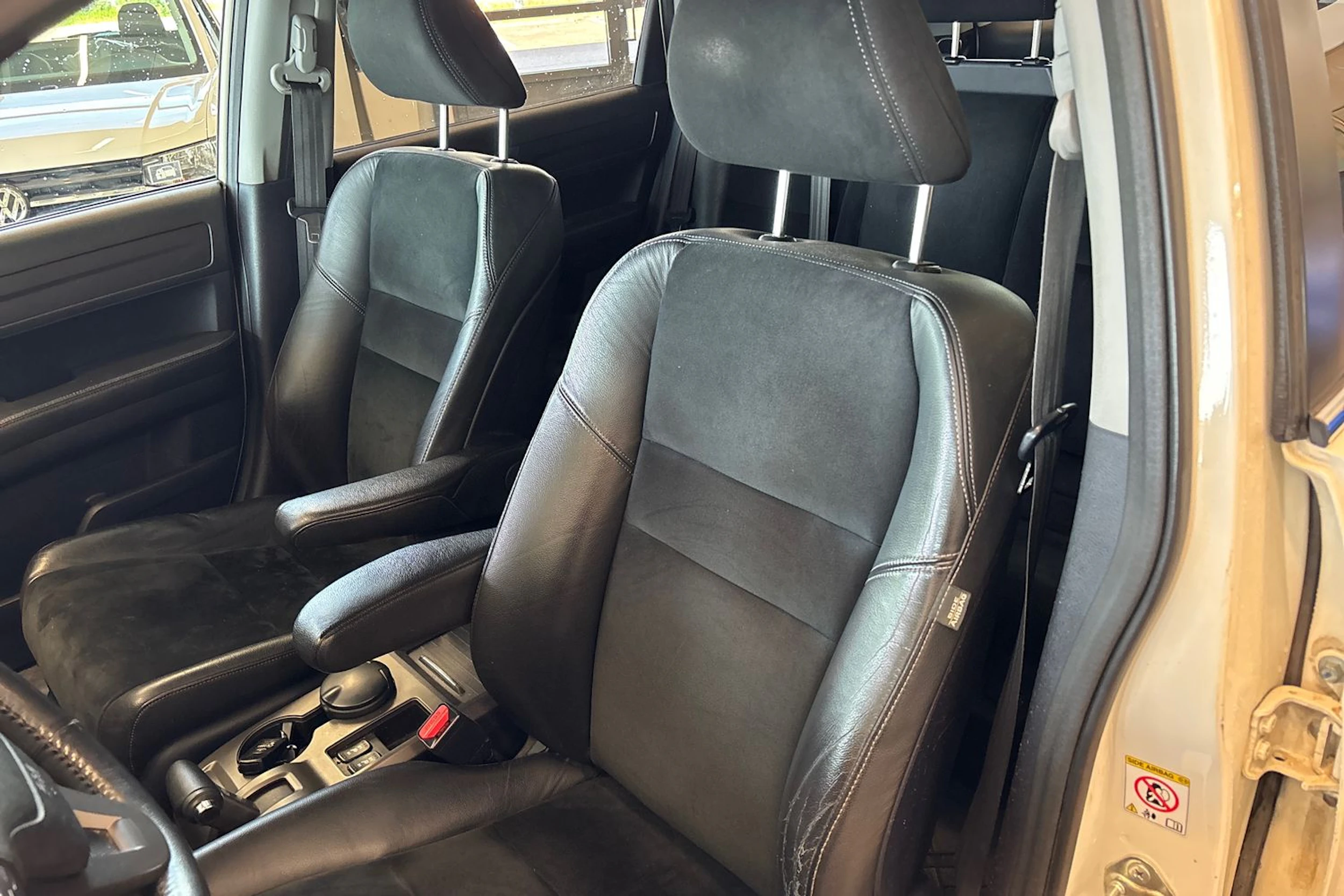 Valkoinen Honda CR-V 2011 kuva 5.