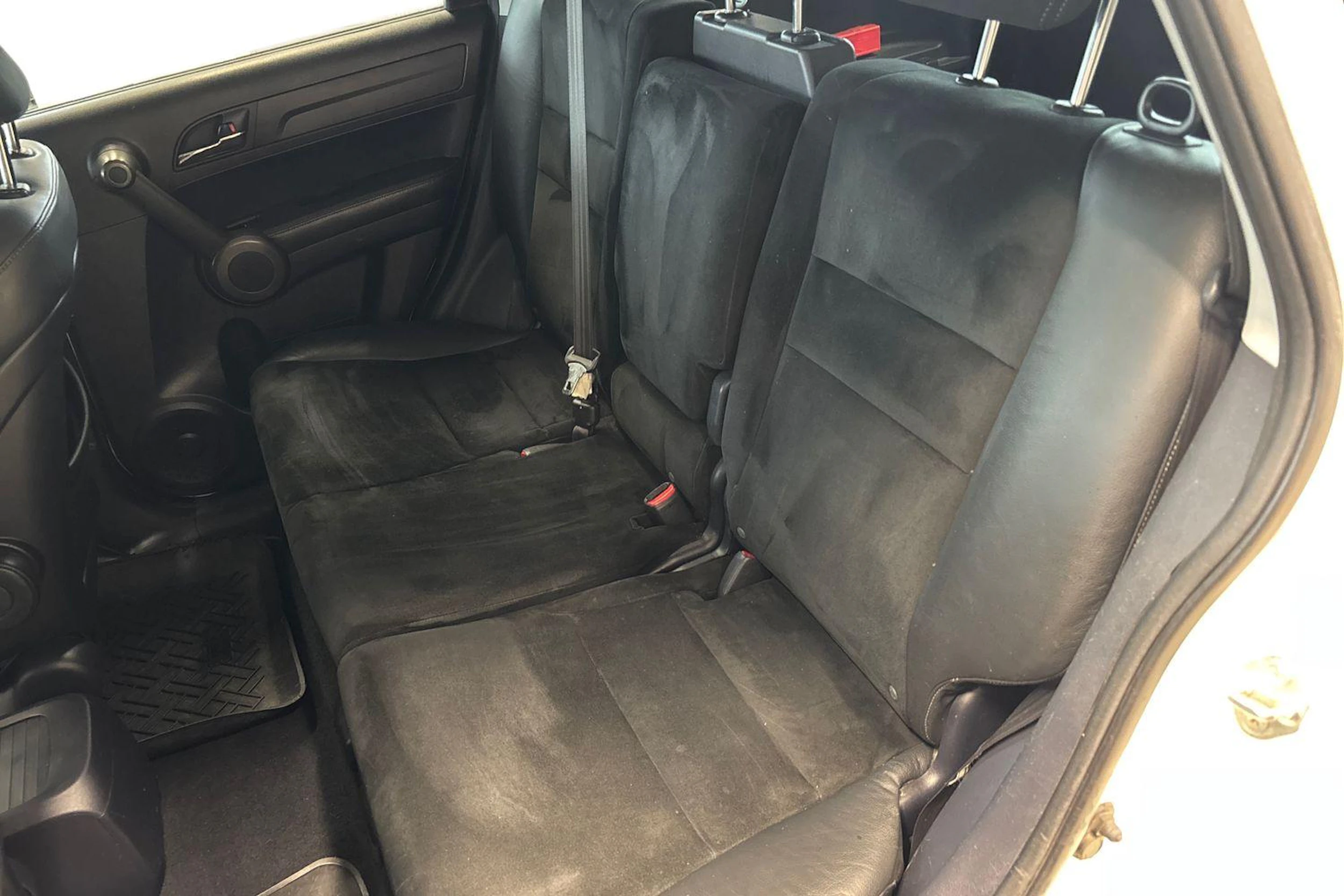 Valkoinen Honda CR-V 2011 kuva 8.
