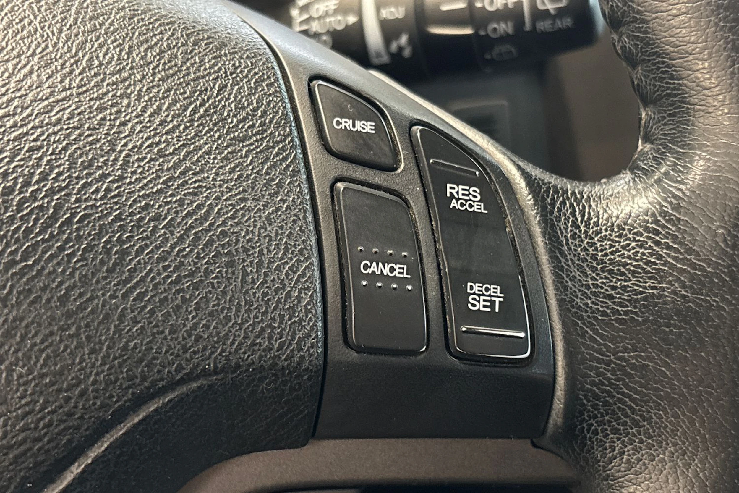 Valkoinen Honda CR-V 2011 kuva 22.