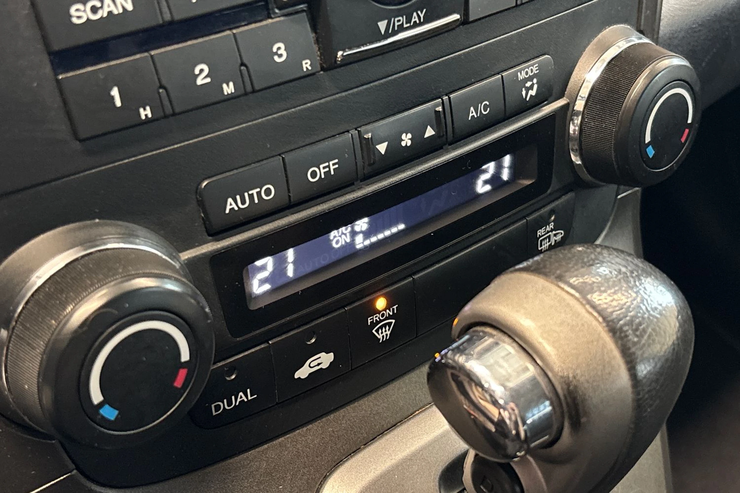 Valkoinen Honda CR-V 2011 kuva 28.