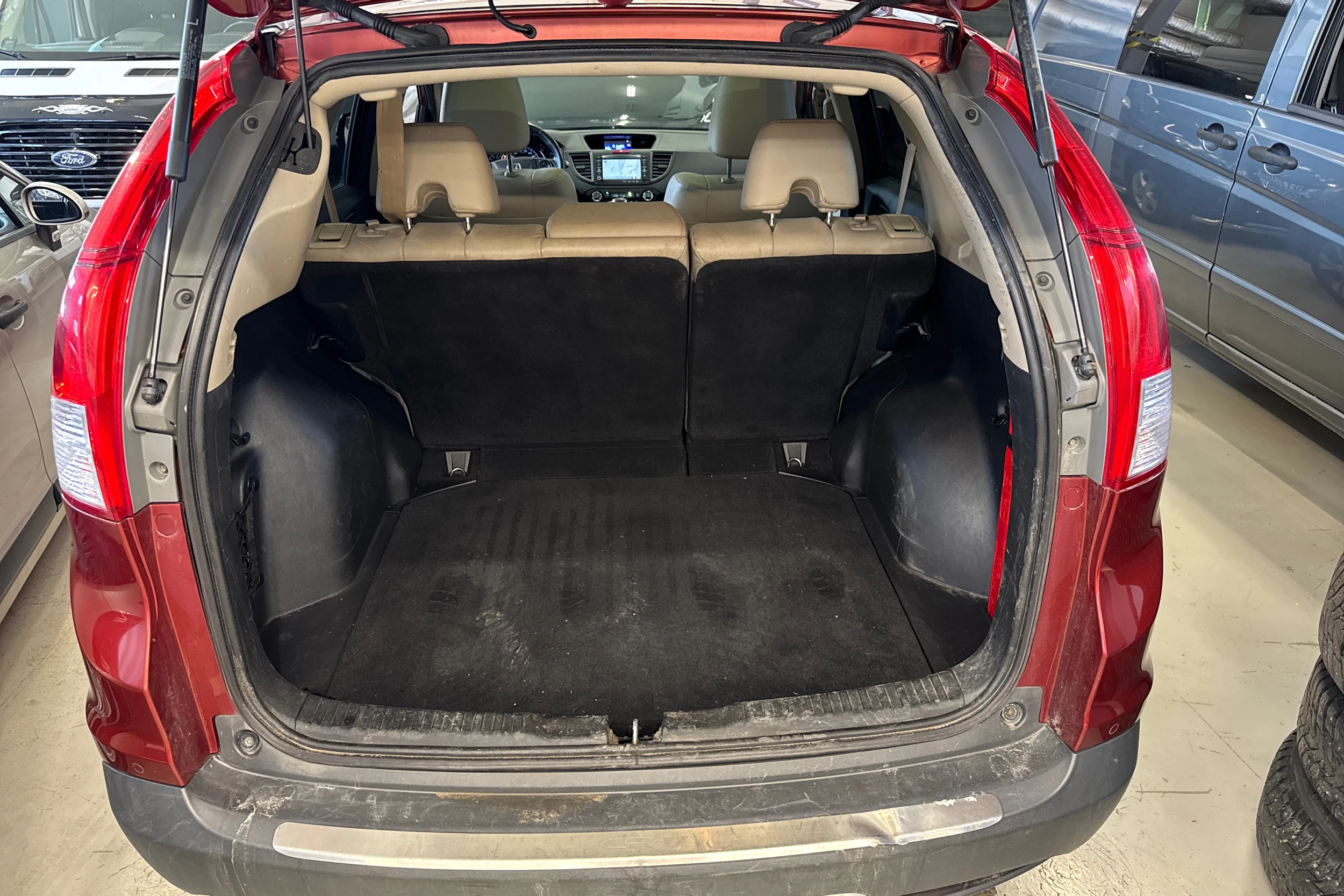 Punainen Honda CR-V 2013 kuva 13.