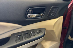 Punainen Honda CR-V 2013 kuva 17.