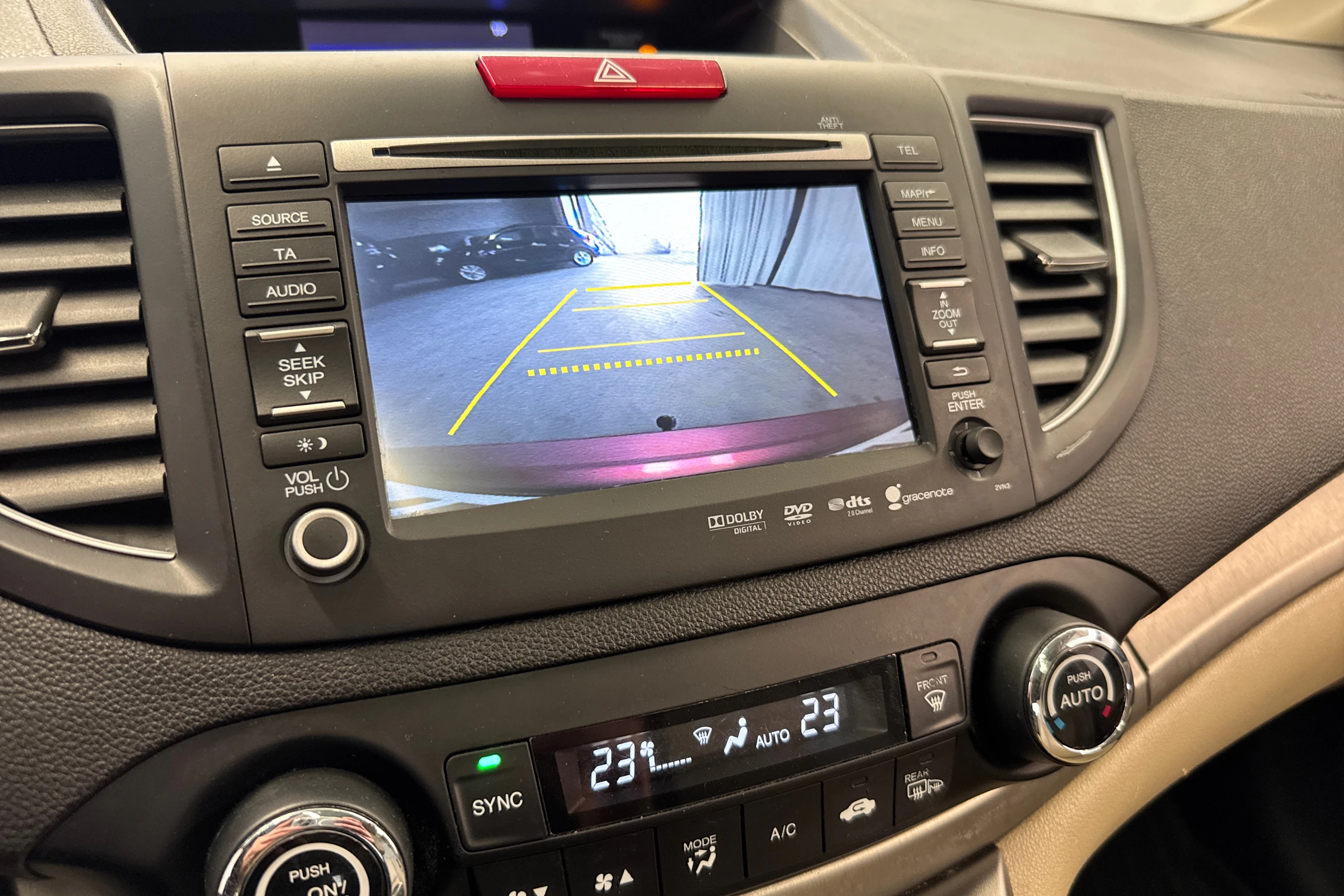 Punainen Honda CR-V 2013 kuva 22.