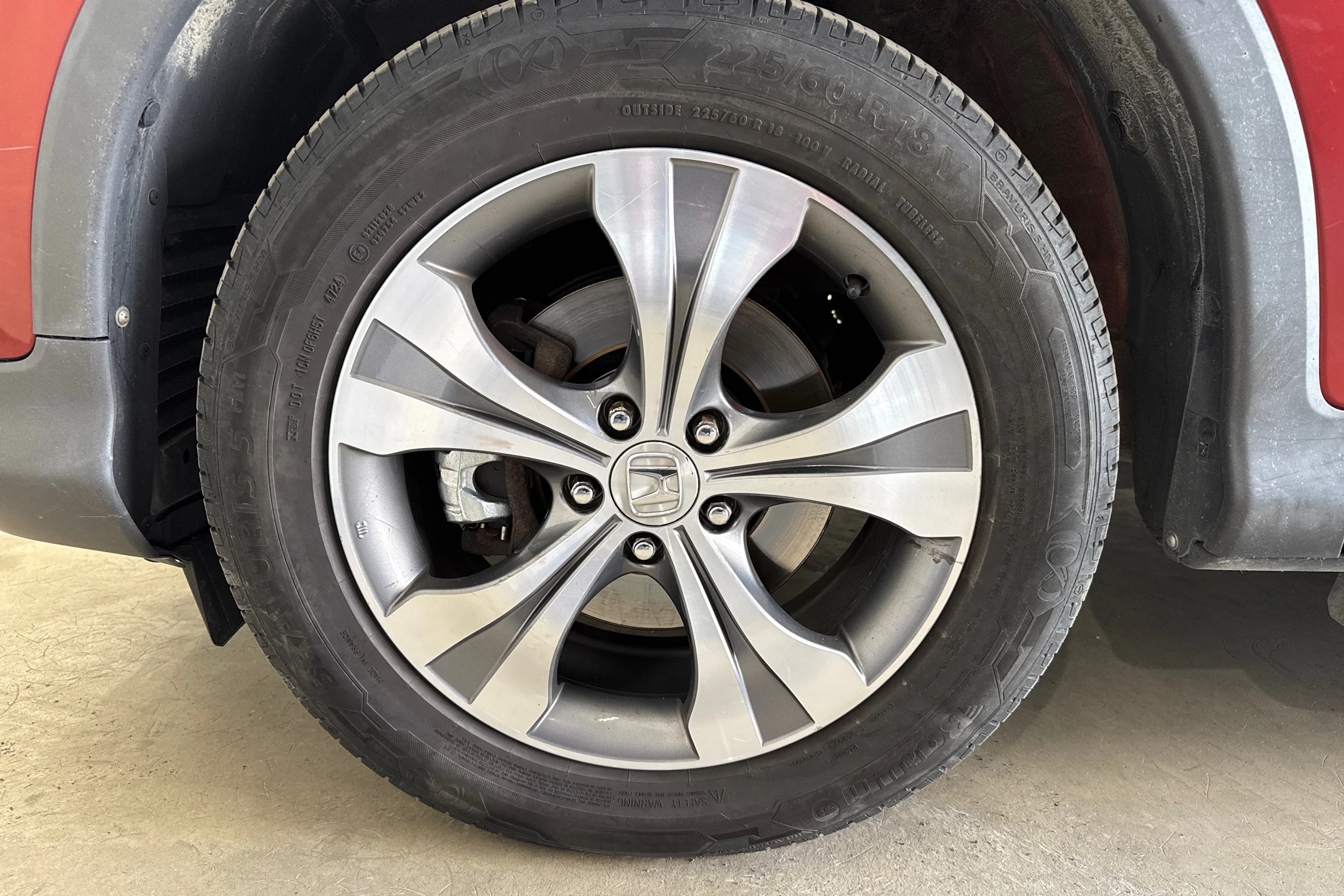 Punainen Honda CR-V 2013 kuva 29.