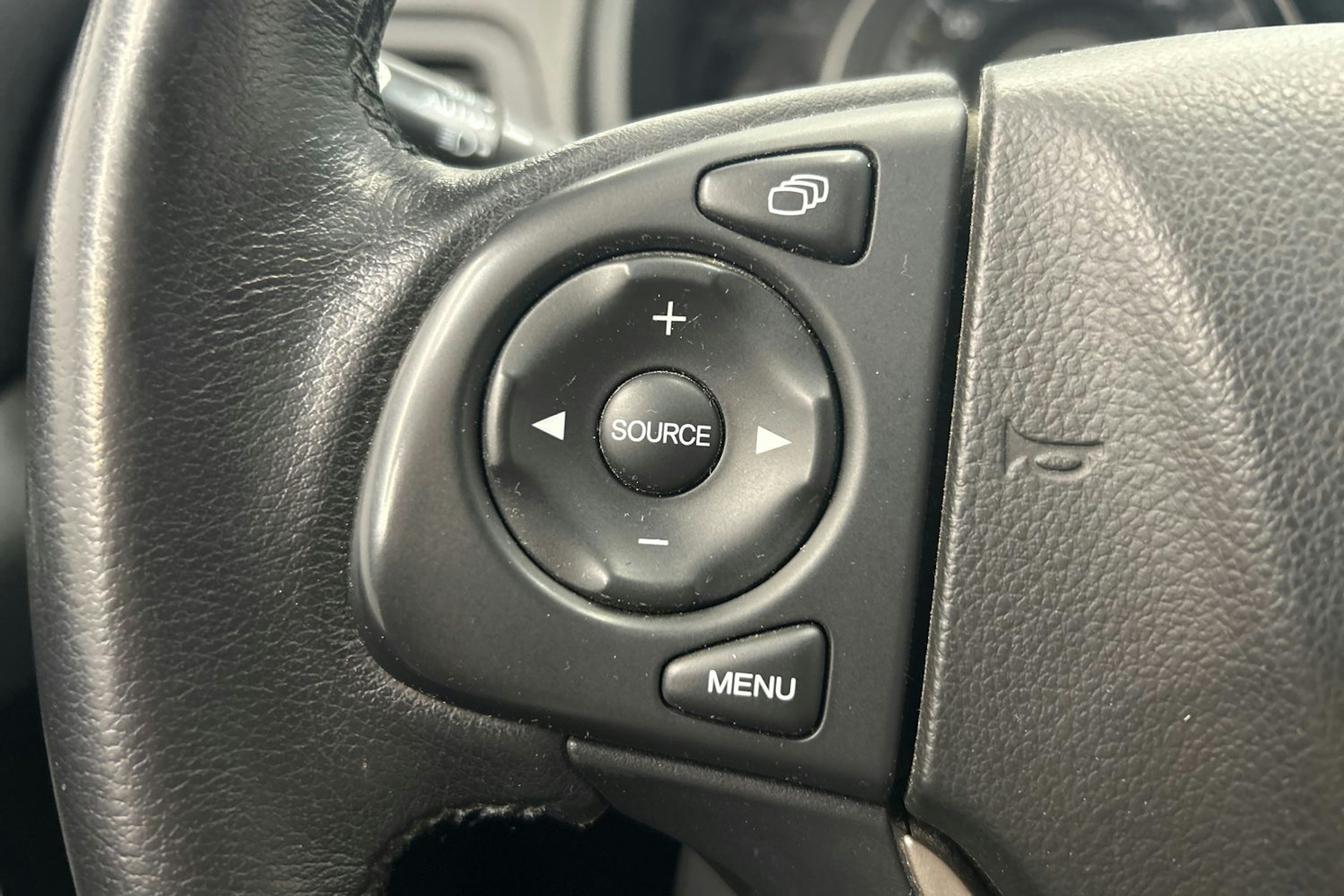 valkoinen Honda CR-V 2014 kuva 19.