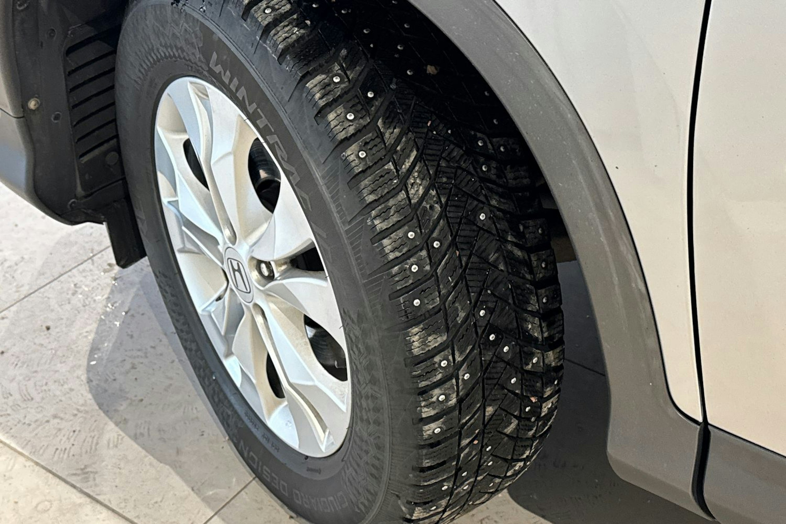 harmaa Honda CR-V 2015 kuva 13.