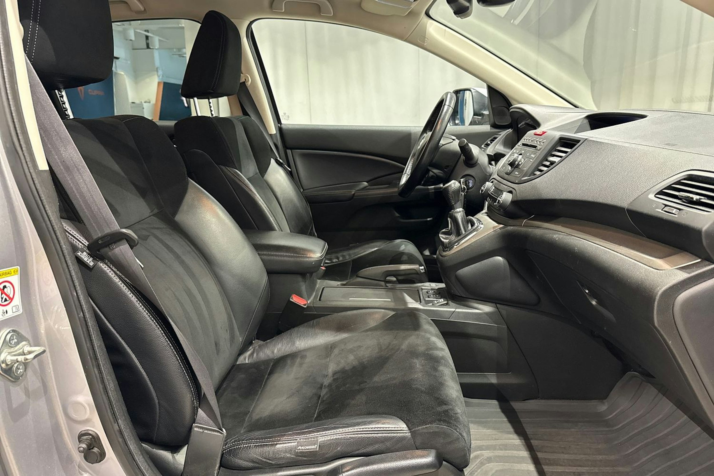 harmaa Honda CR-V 2015 kuva 16.