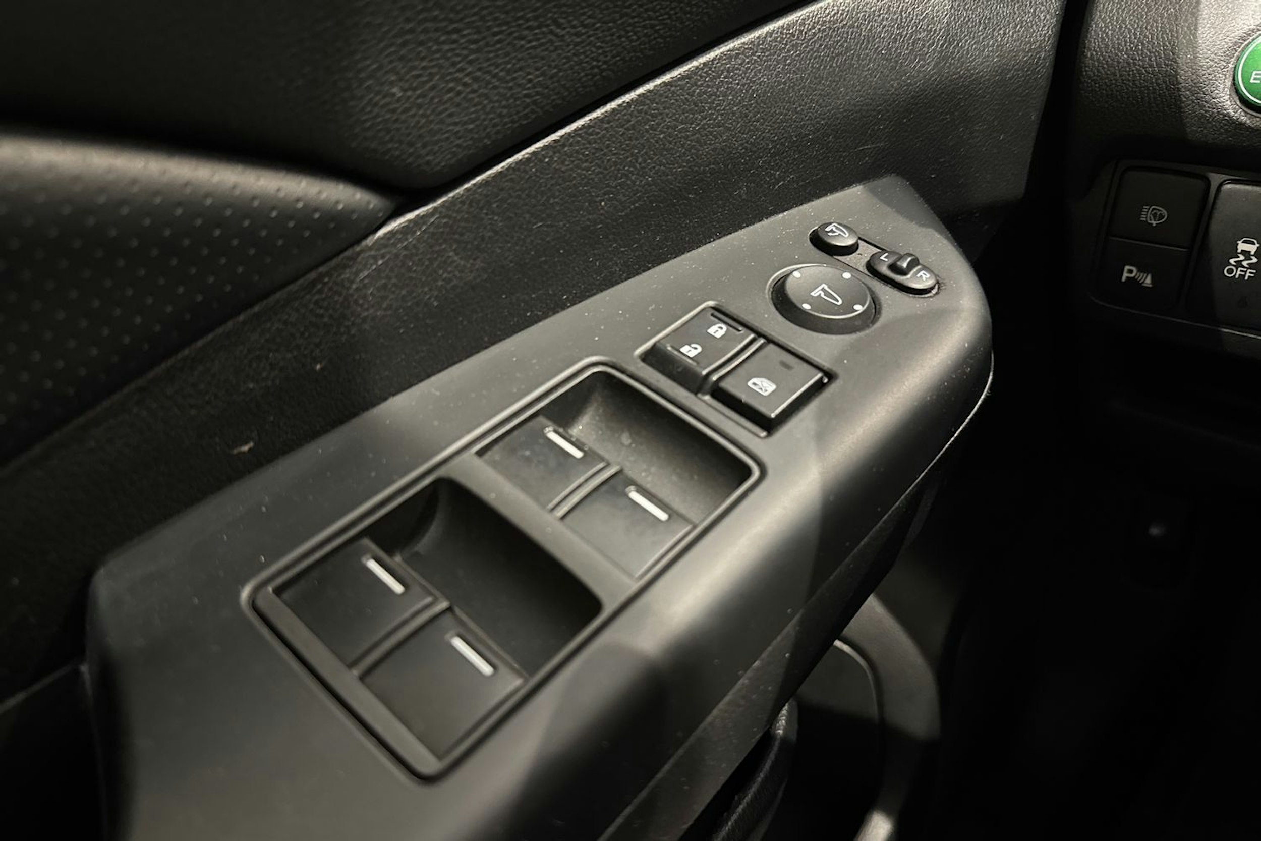 harmaa Honda CR-V 2015 kuva 18.