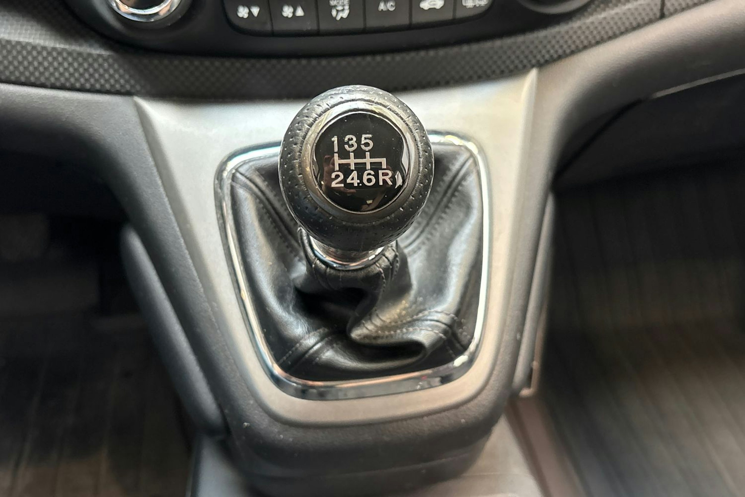 ruskea (beige) Honda CR-V 2015 kuva 21.