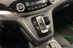 Punainen Honda CR-V 2016 kuva 14.
