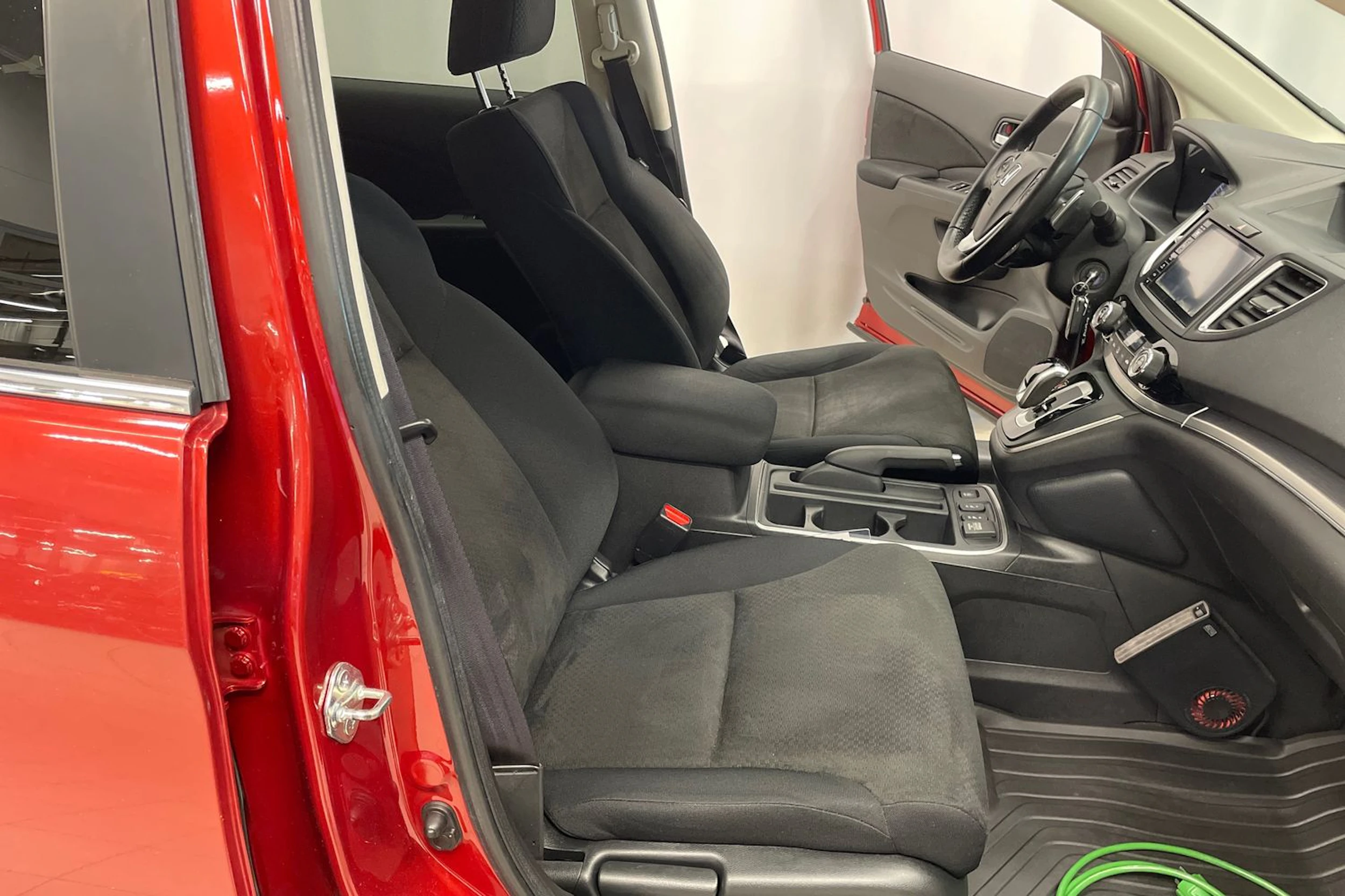 Punainen Honda CR-V 2016 kuva 23.