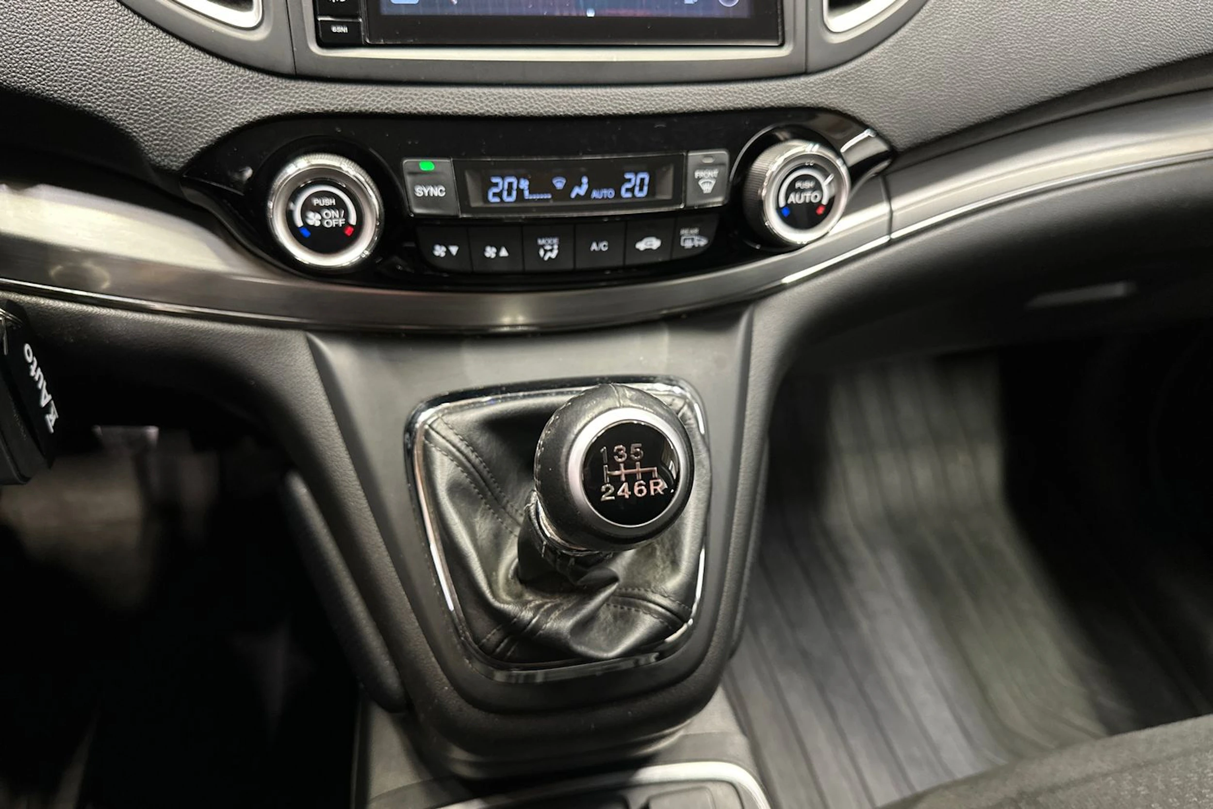 sininen Honda CR-V 2016 kuva 15.