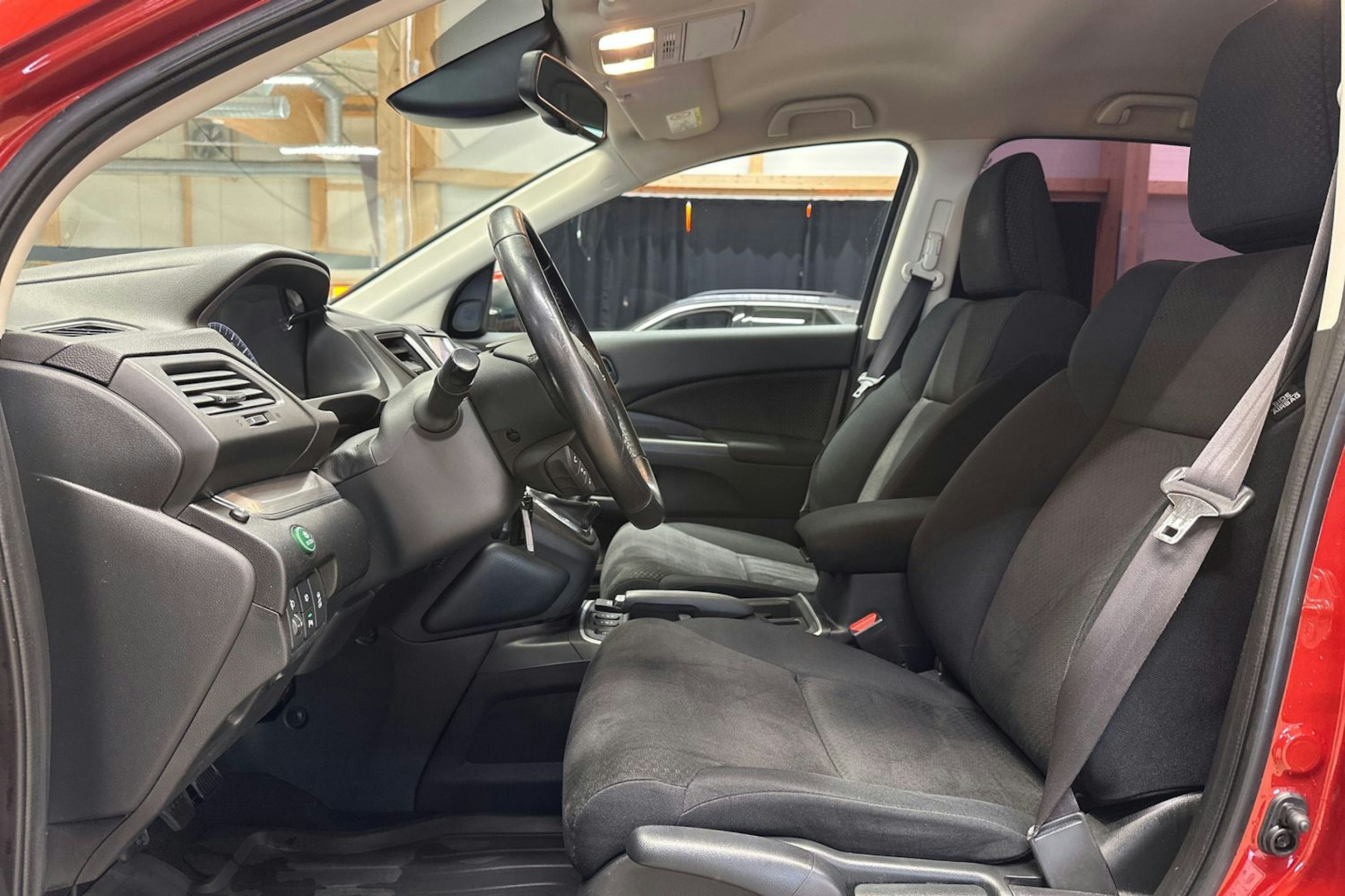 punainen Honda CR-V 2016 kuva 14.