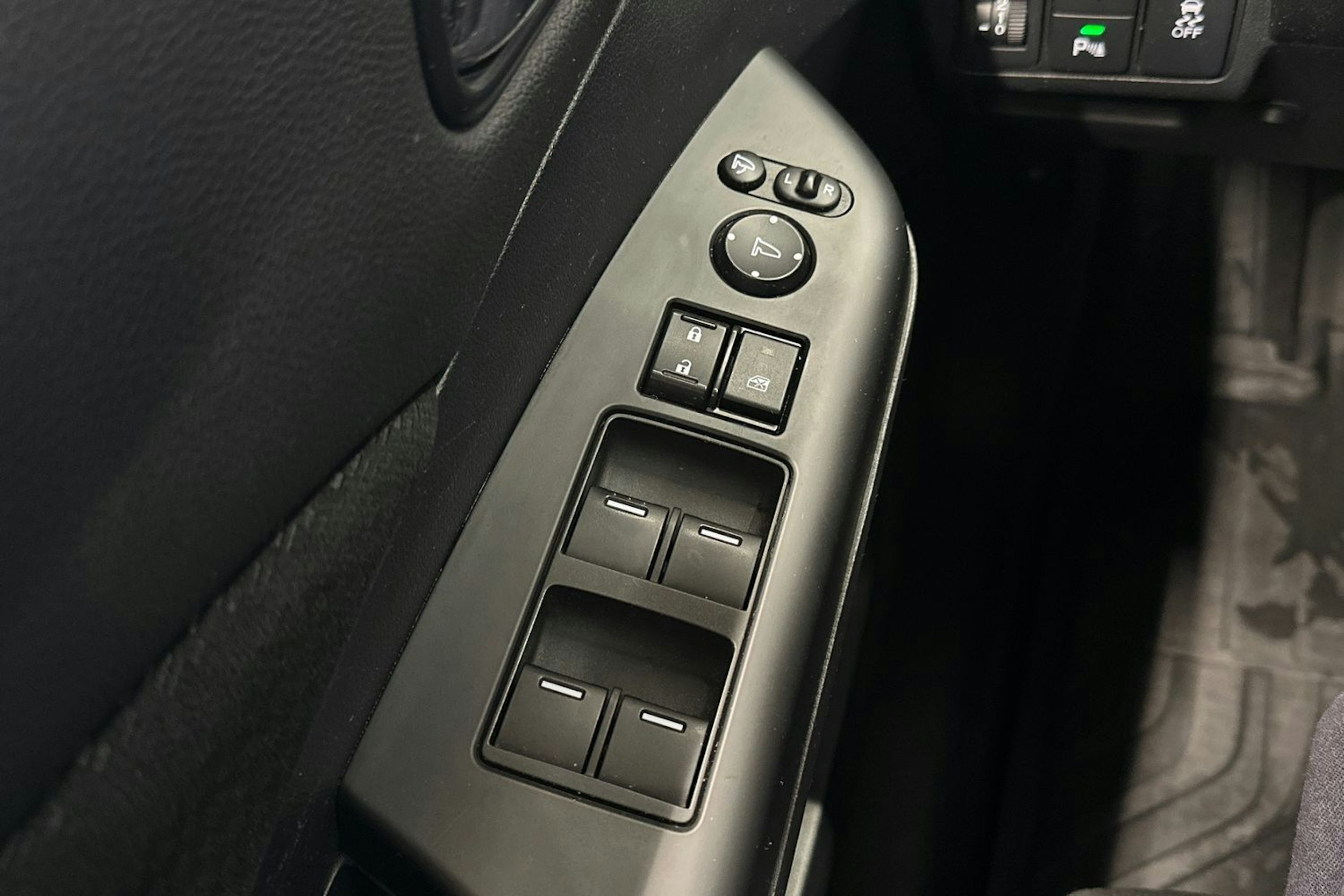 punainen Honda CR-V 2016 kuva 24.