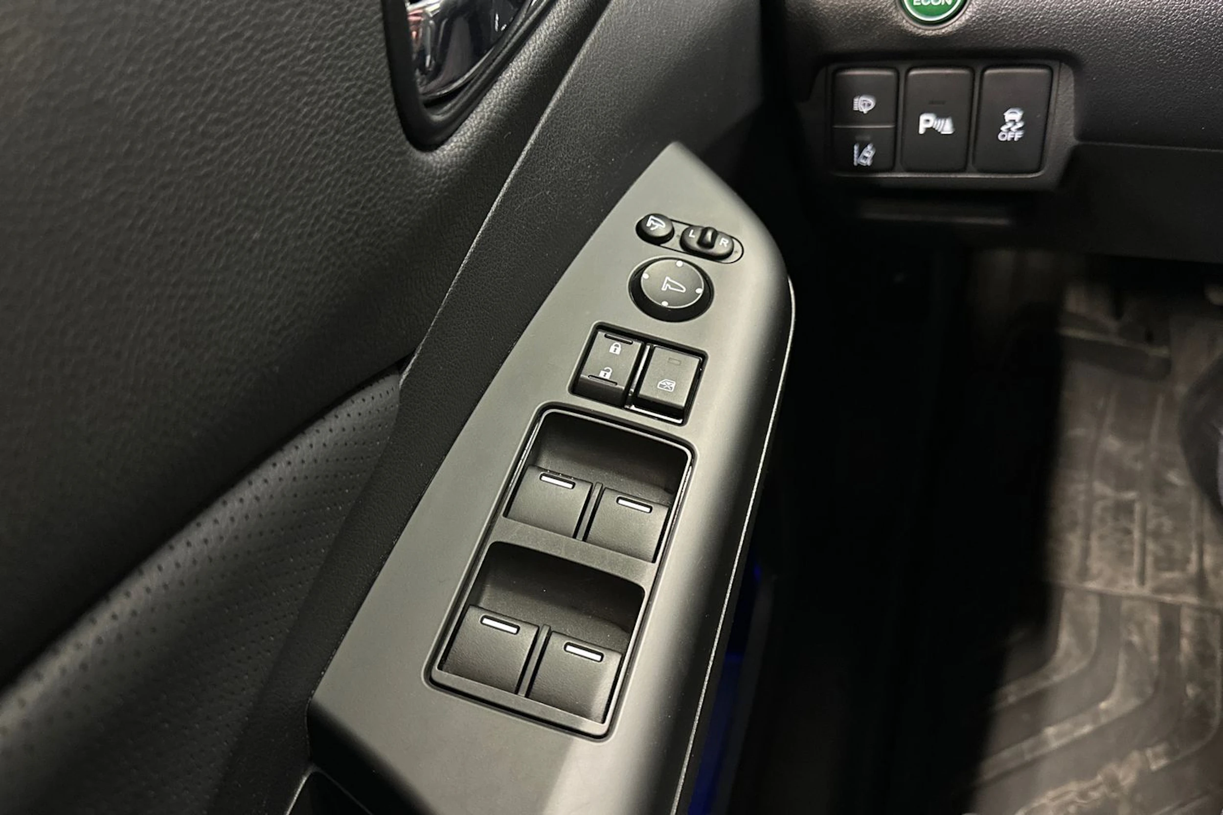 sininen Honda CR-V 2016 kuva 23.