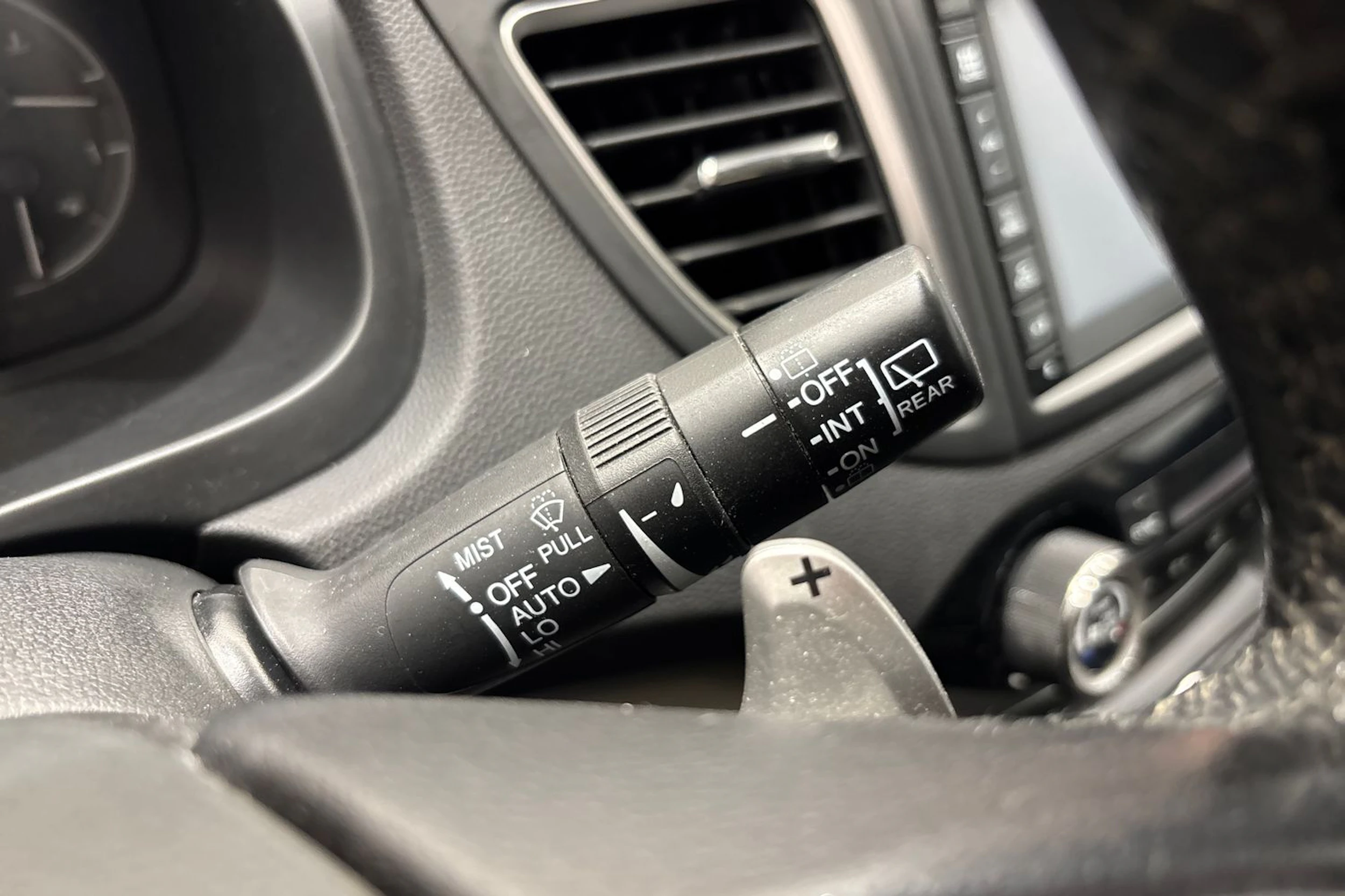 Harmaa Honda CR-V 2016 kuva 18.