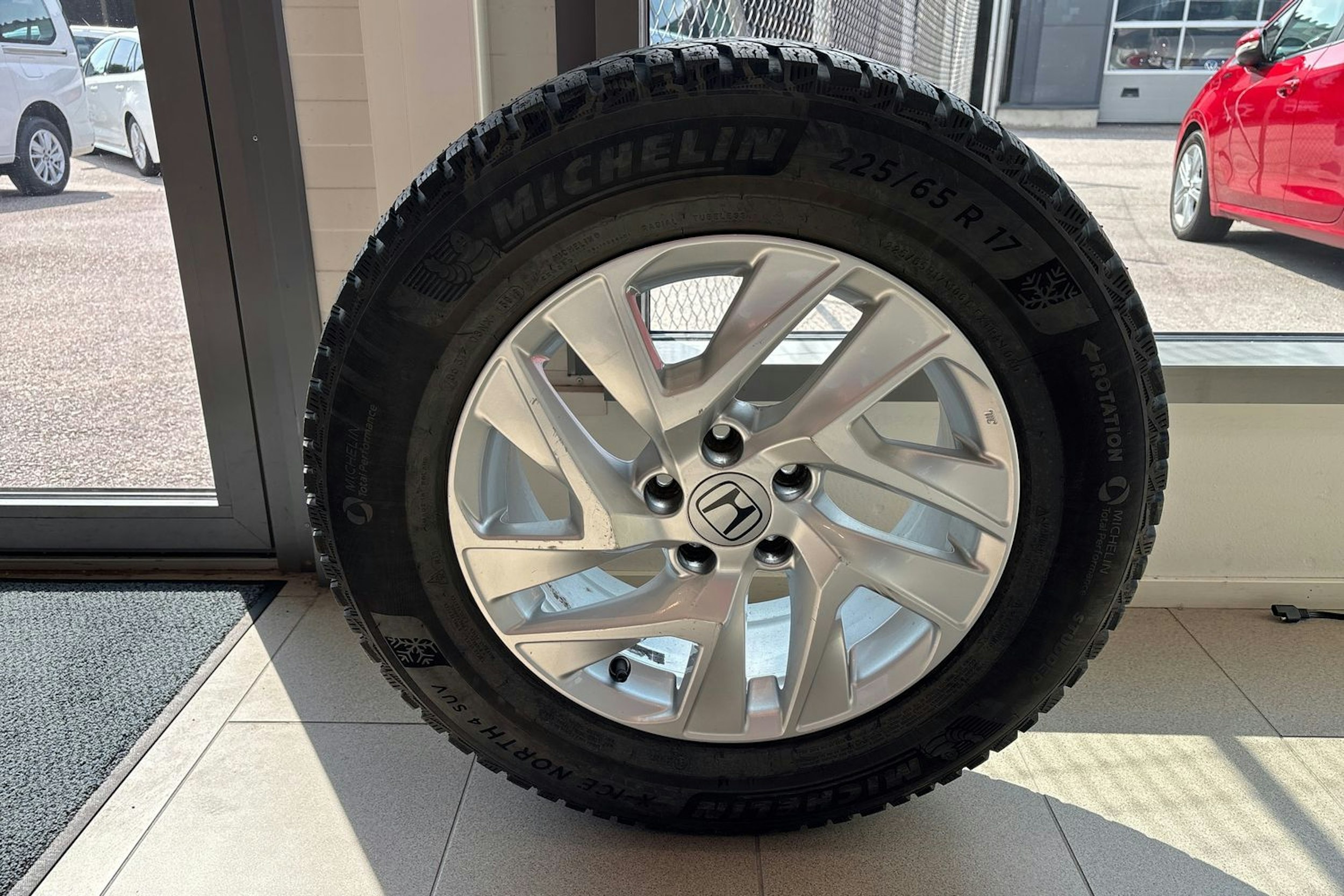 punainen Honda CR-V 2016 kuva 14.