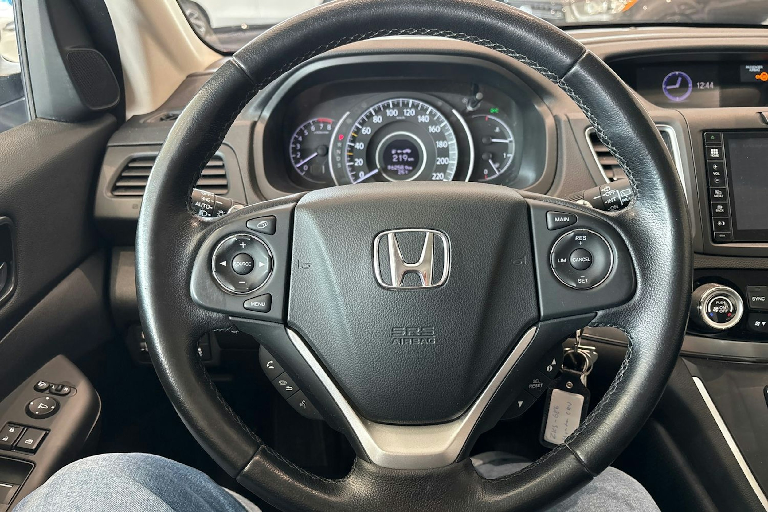 punainen Honda CR-V 2016 kuva 17.
