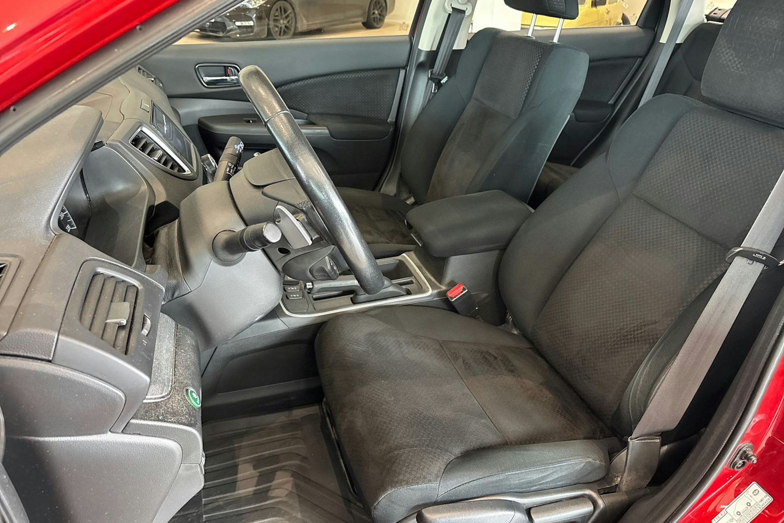 punainen Honda CR-V 2016 kuva 27.