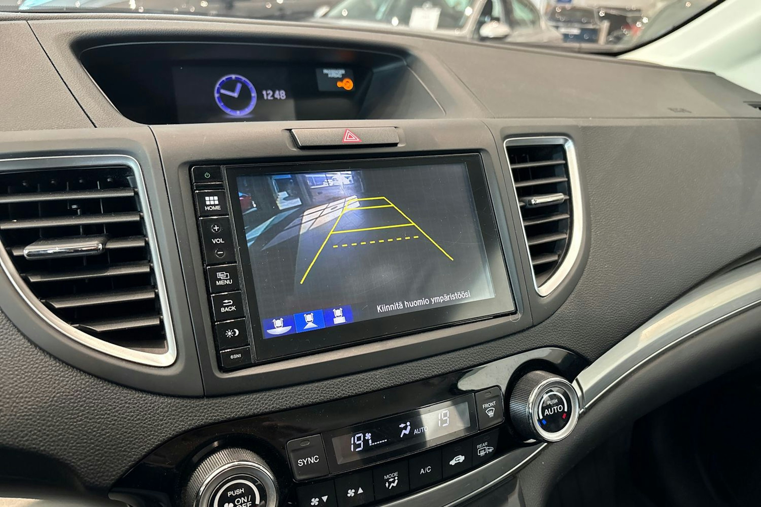 punainen Honda CR-V 2016 kuva 28.