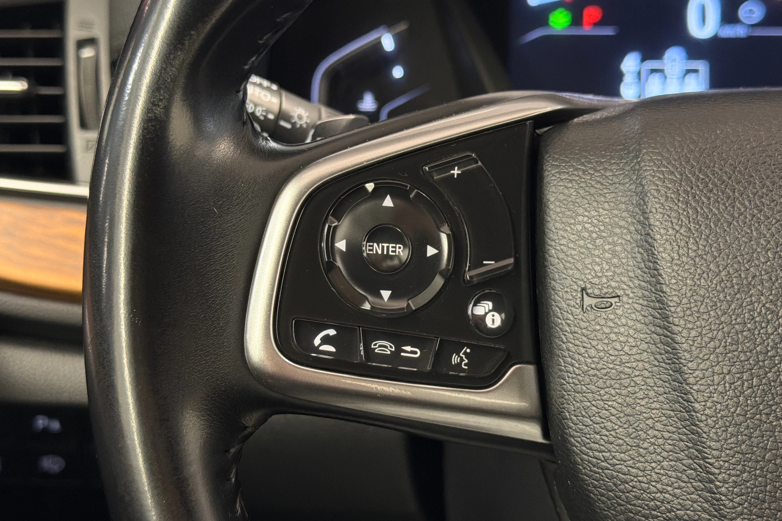 punainen Honda CR-V 2019 kuva 14.