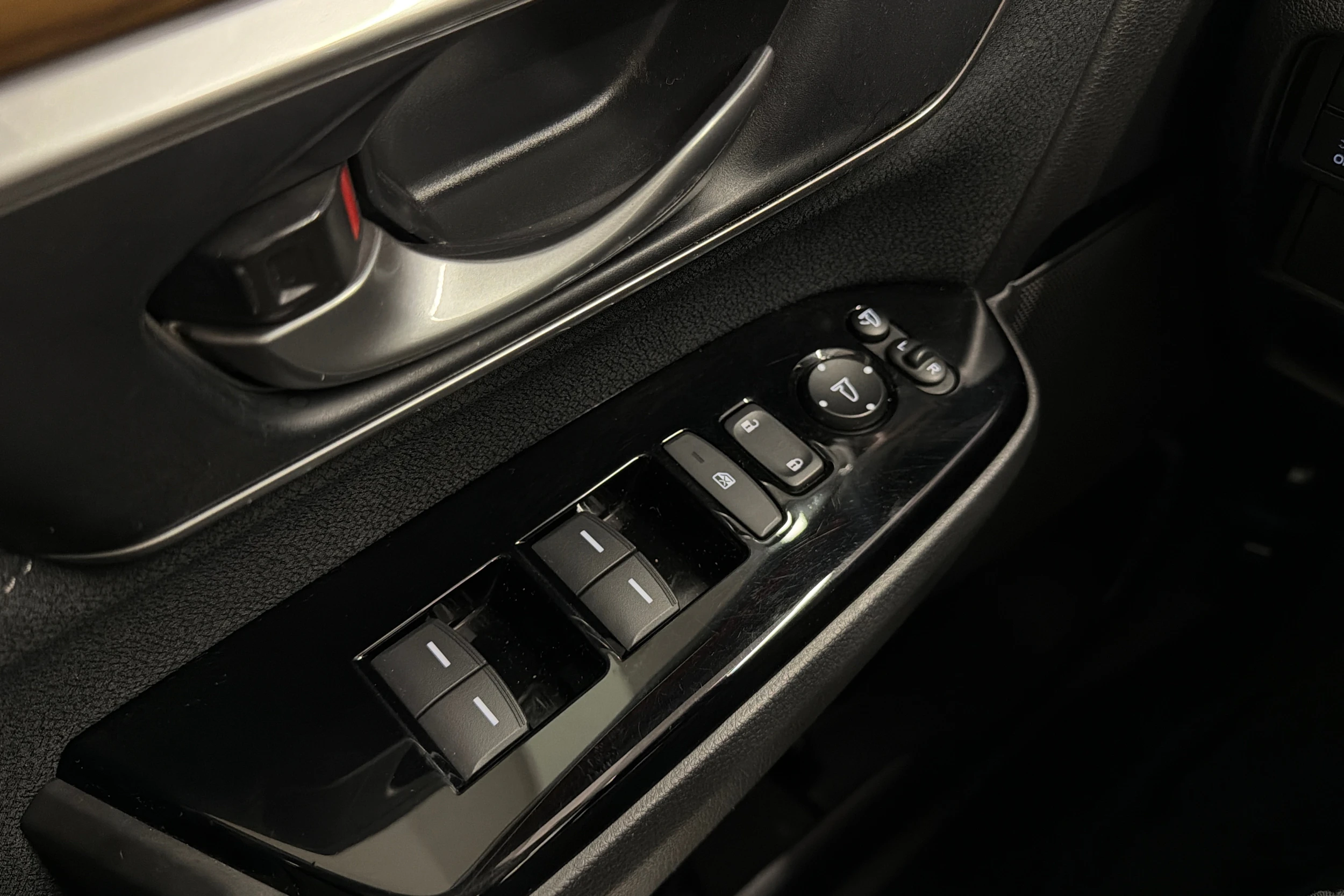 punainen Honda CR-V 2019 kuva 18.