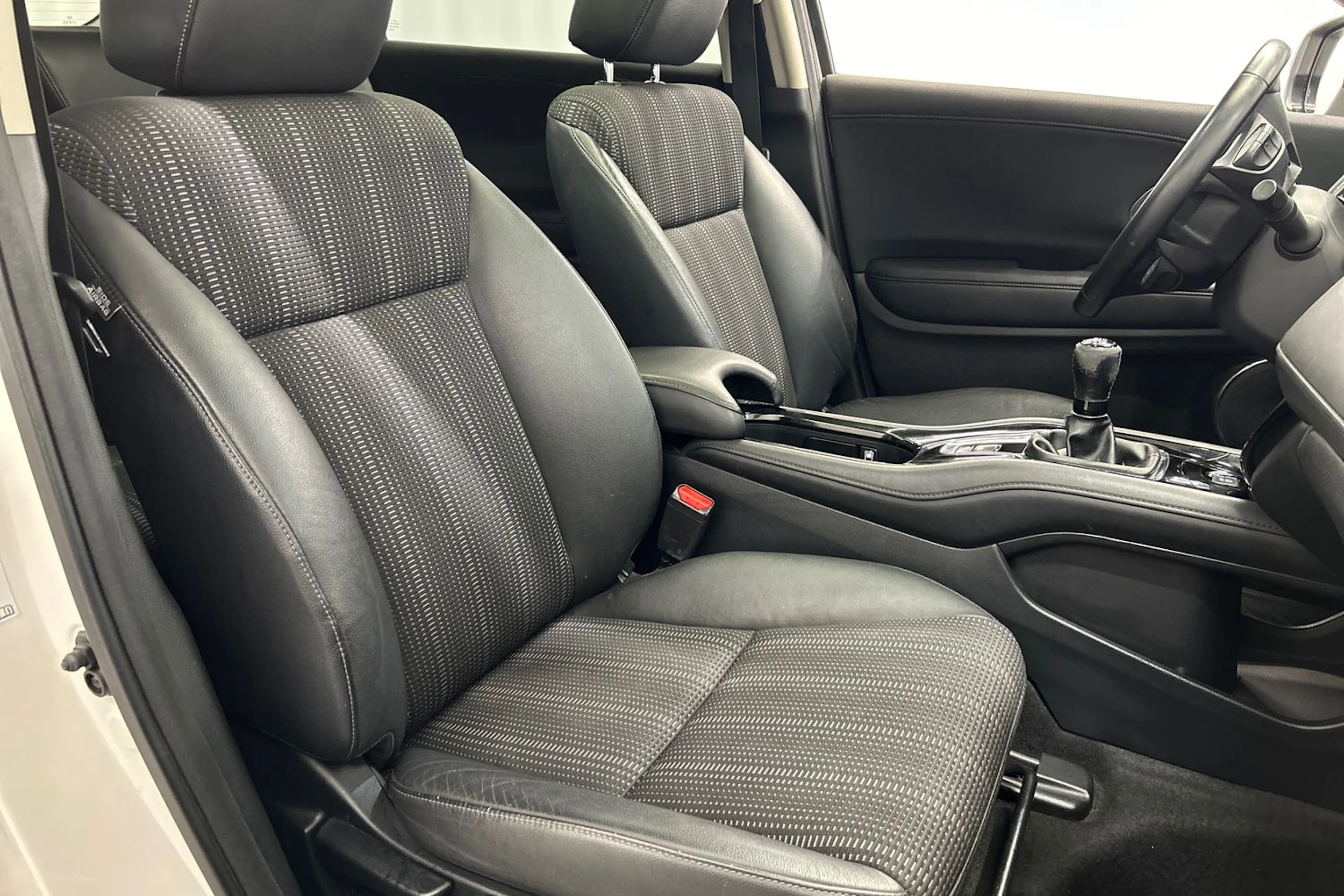 valkoinen Honda HR-V 2016 kuva 11.