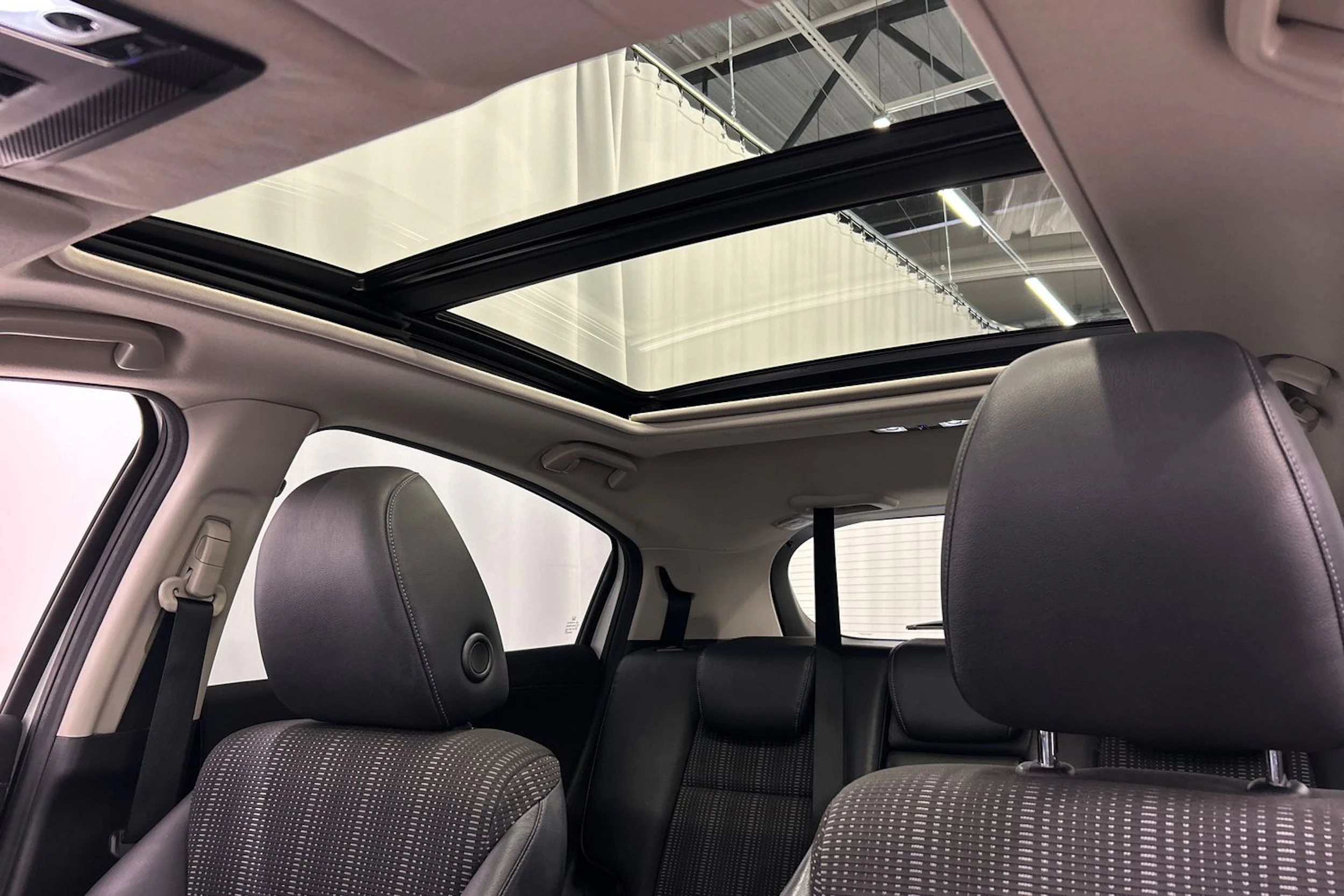 valkoinen Honda HR-V 2016 kuva 13.