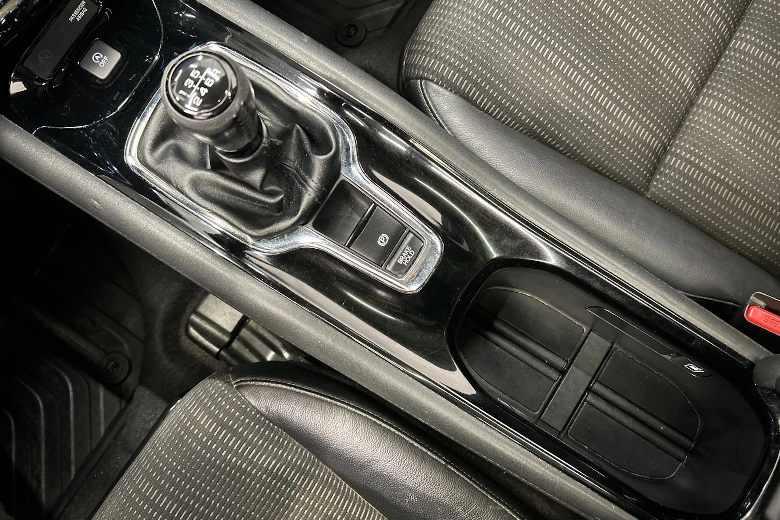 valkoinen Honda HR-V 2016 kuva 22.