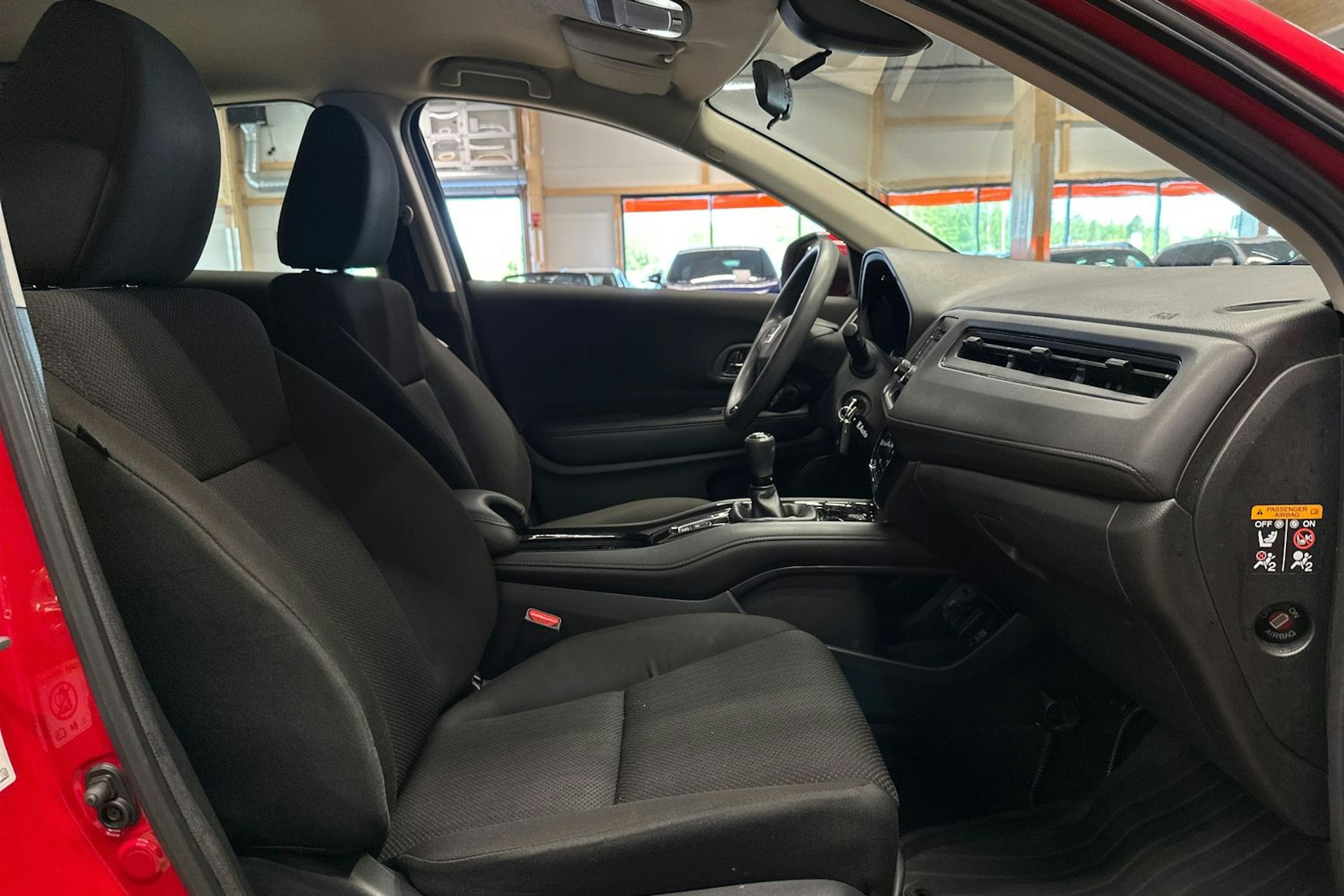 punainen Honda HR-V 2016 kuva 14.
