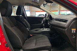 punainen Honda HR-V 2016 kuva 14.
