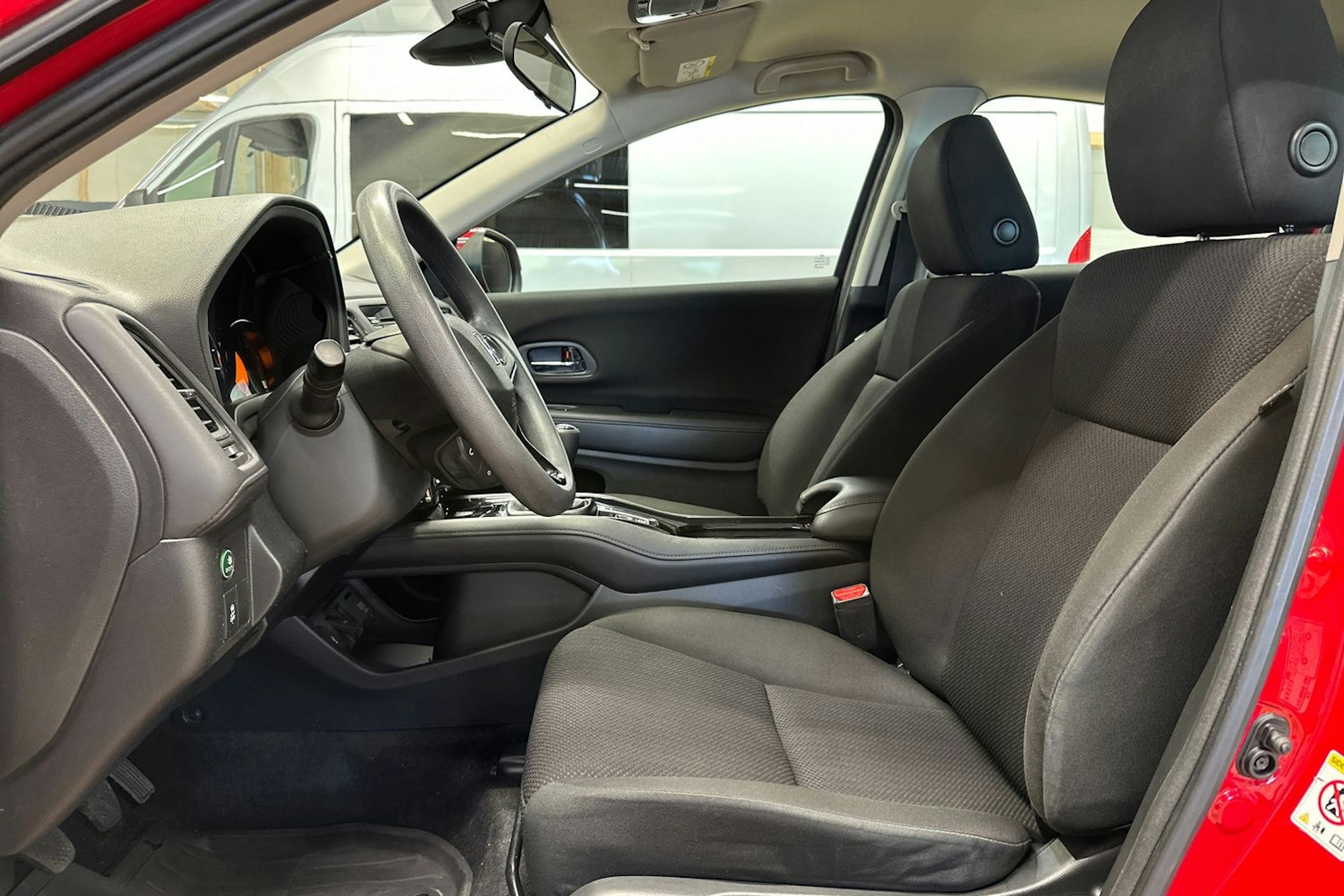punainen Honda HR-V 2016 kuva 16.