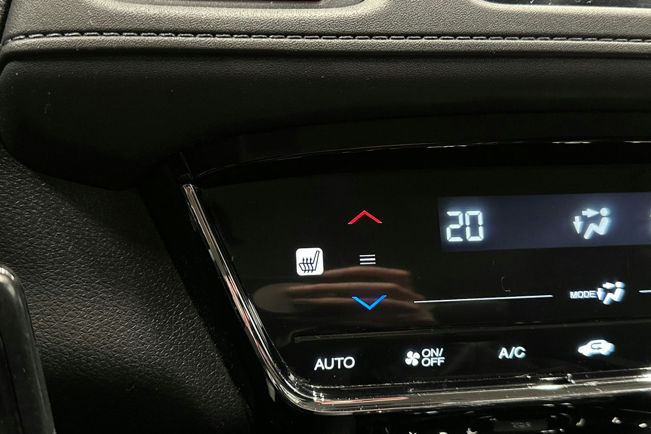 punainen Honda HR-V 2016 kuva 20.