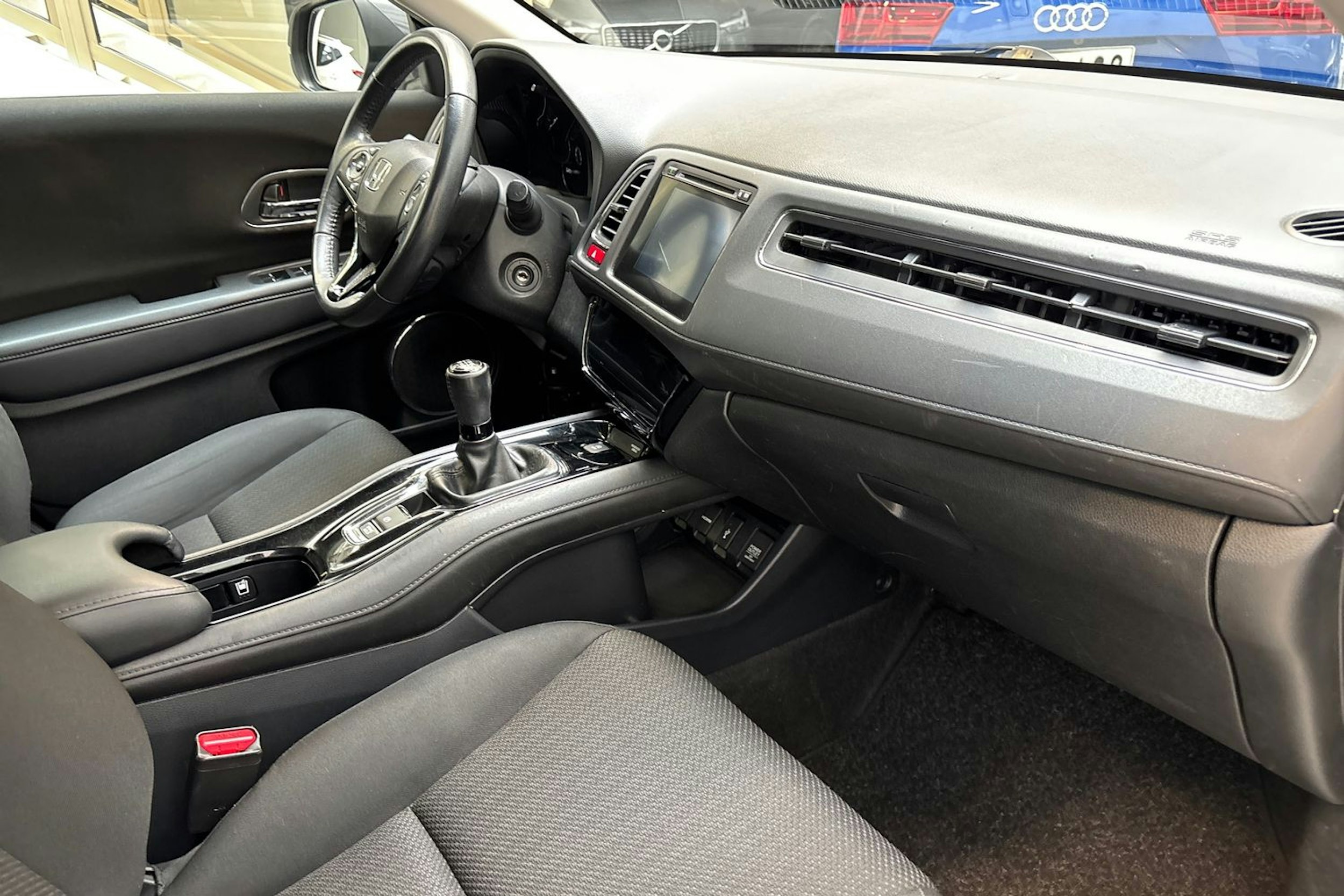 harmaa Honda HR-V 2016 kuva 15.