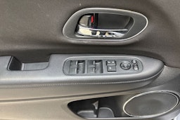 harmaa Honda HR-V 2016 kuva 16.