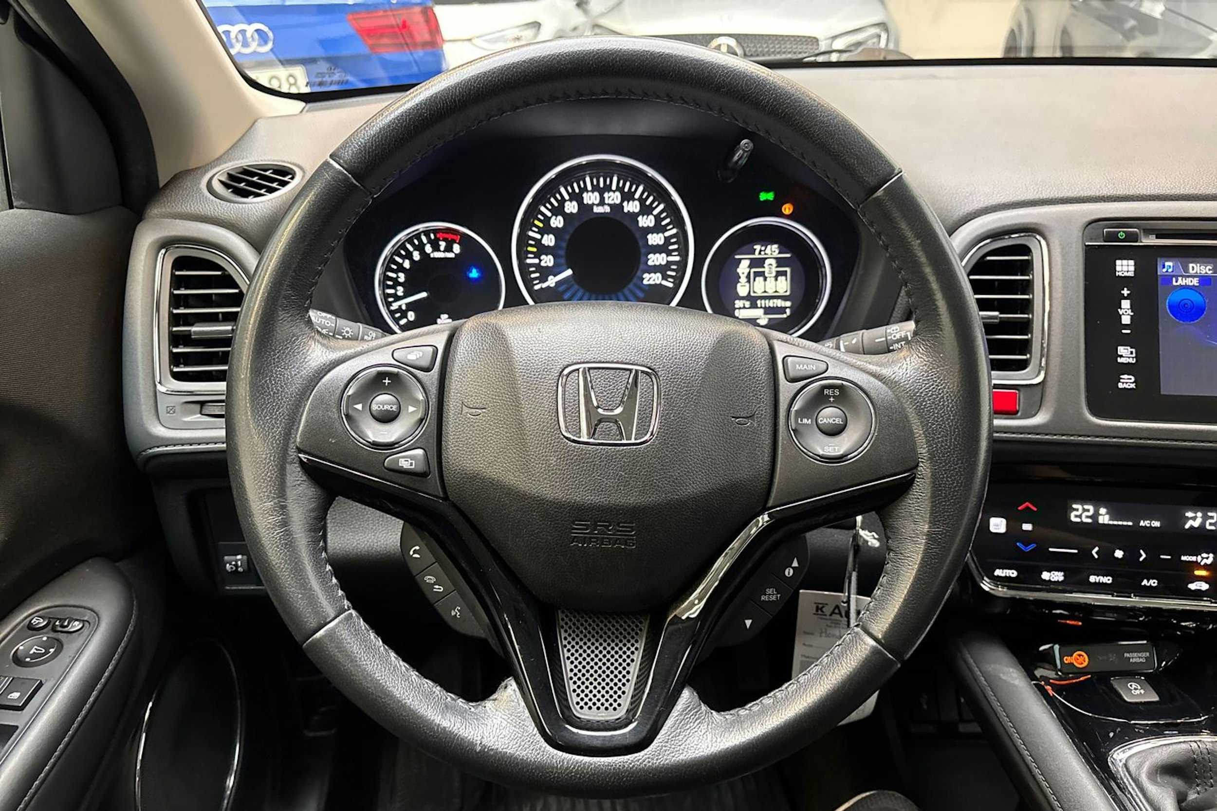 harmaa Honda HR-V 2016 kuva 18.